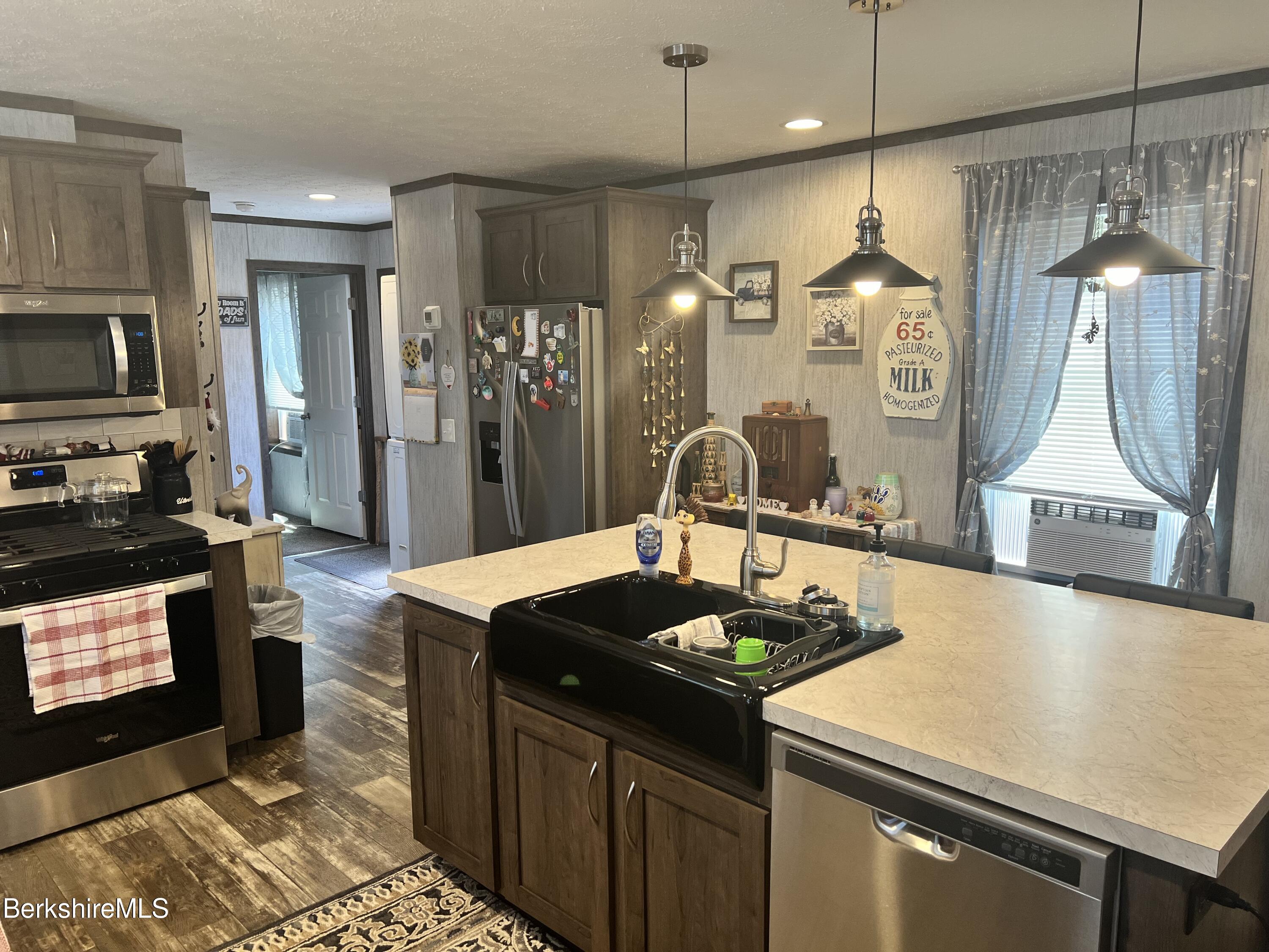 245 Cheshire Rd, 16