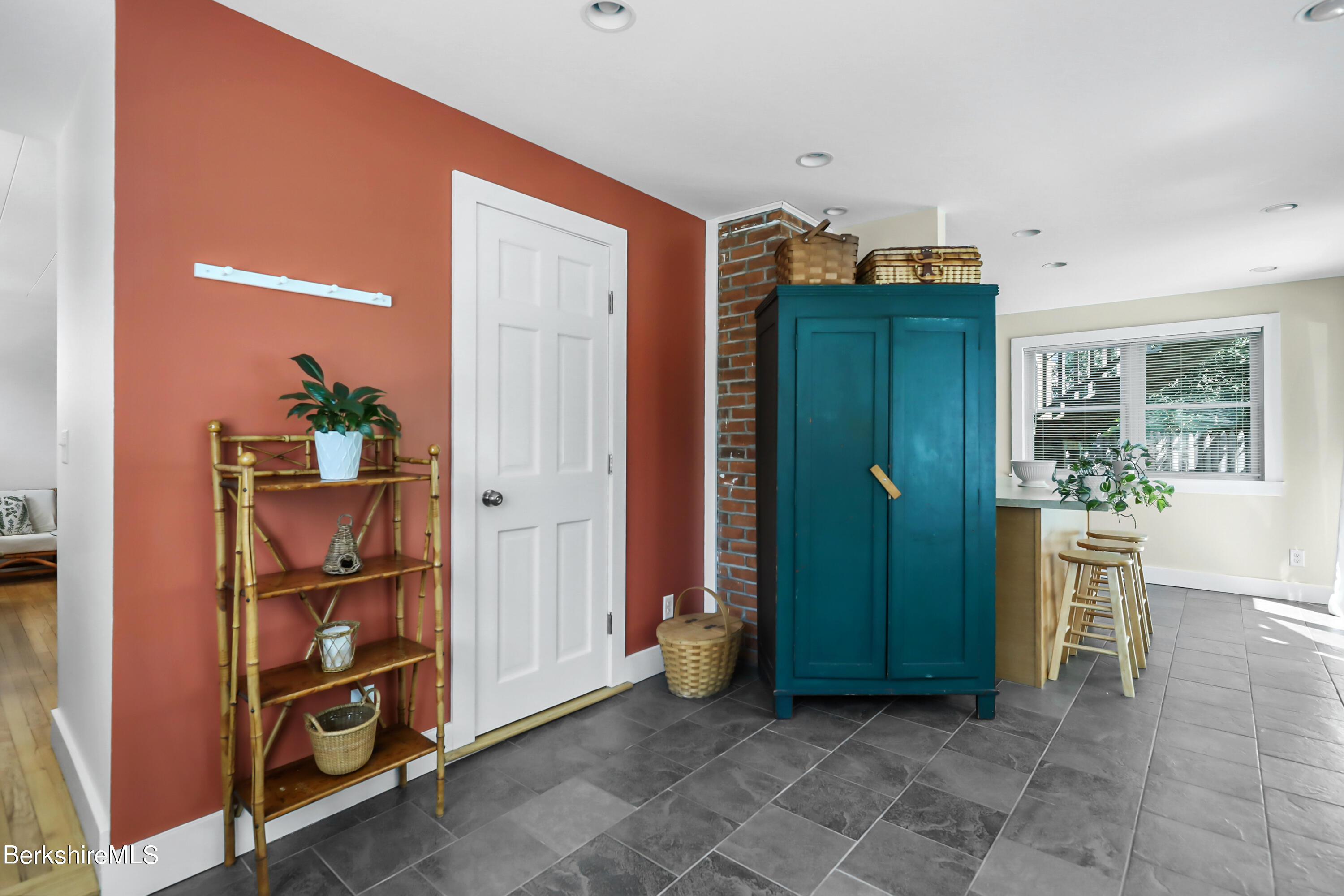 170 High St