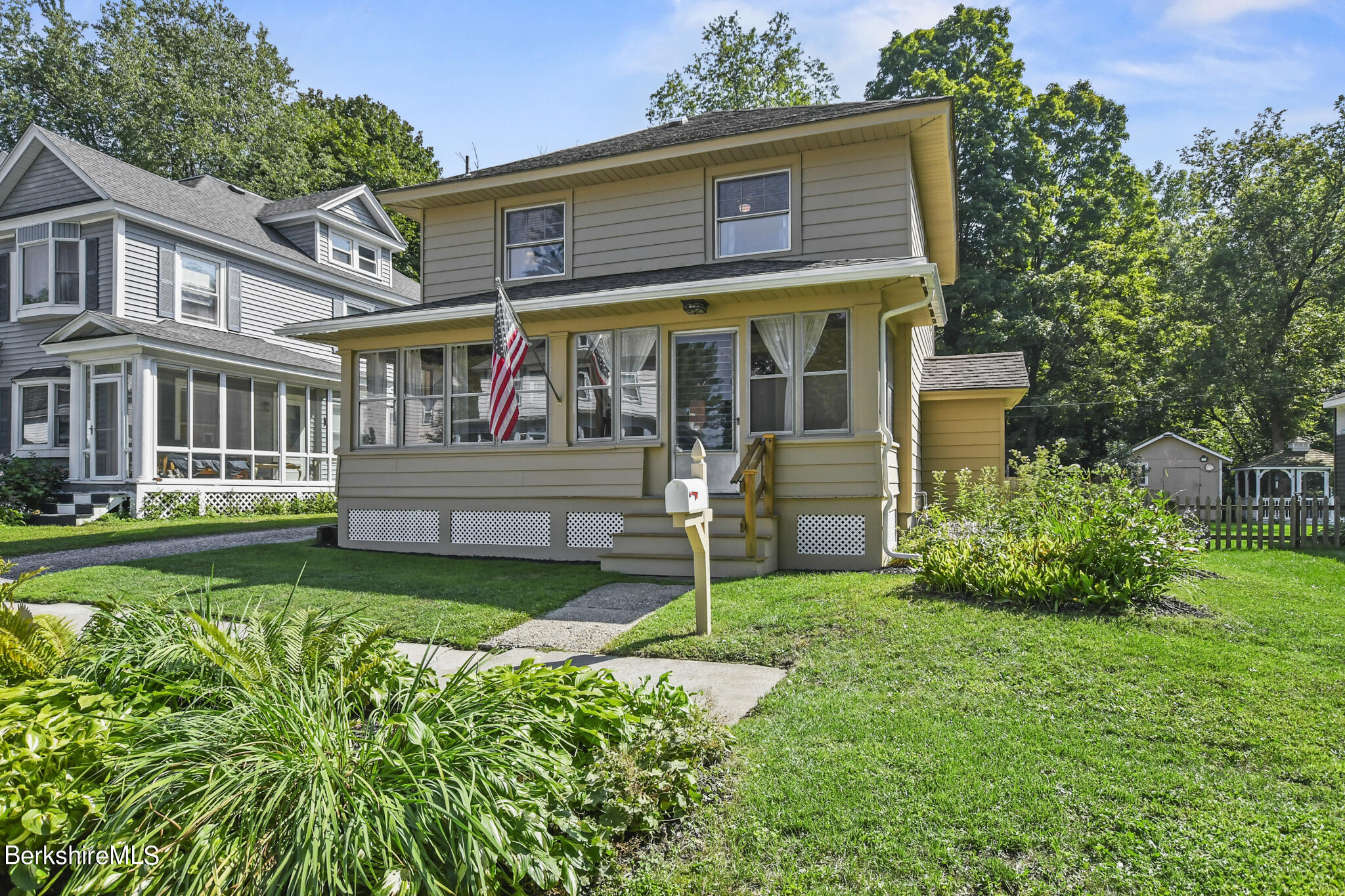 97 Bay State Rd