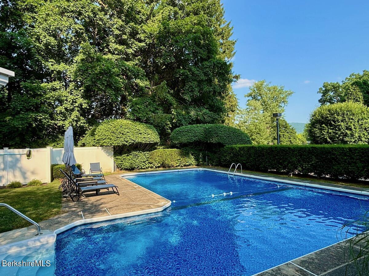 80 Taconic Ave, 8