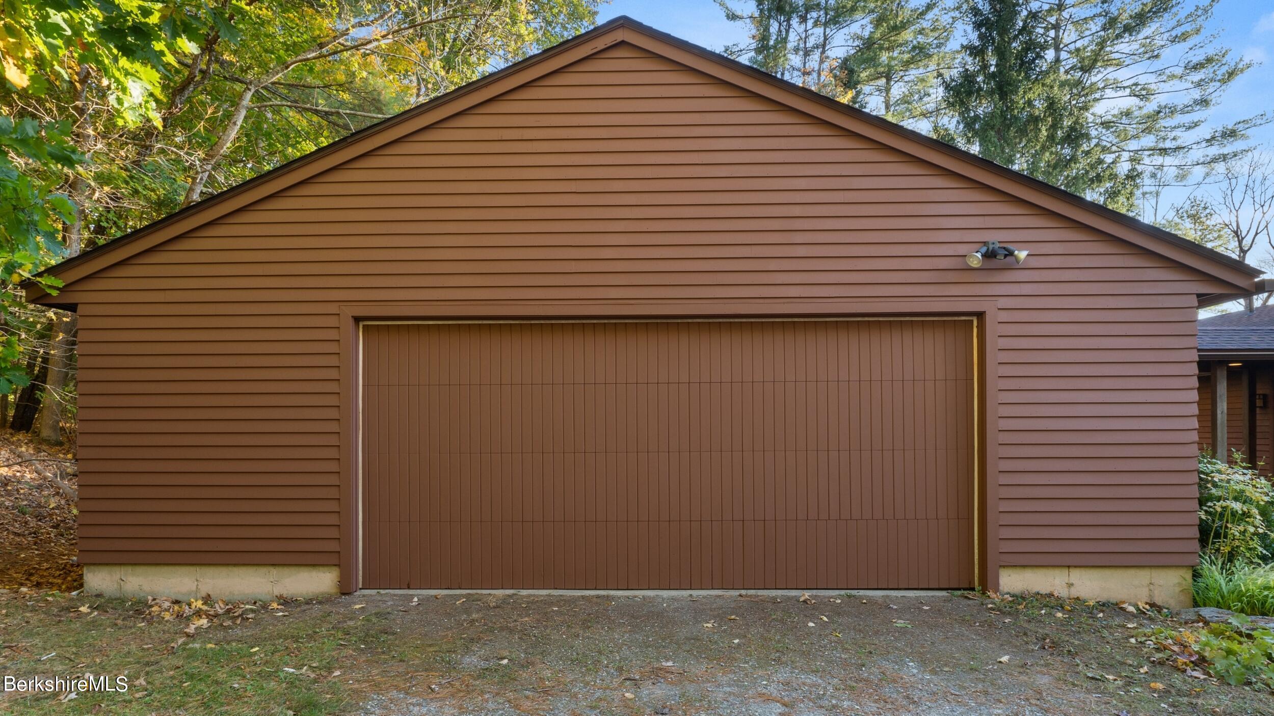 297 East Rd