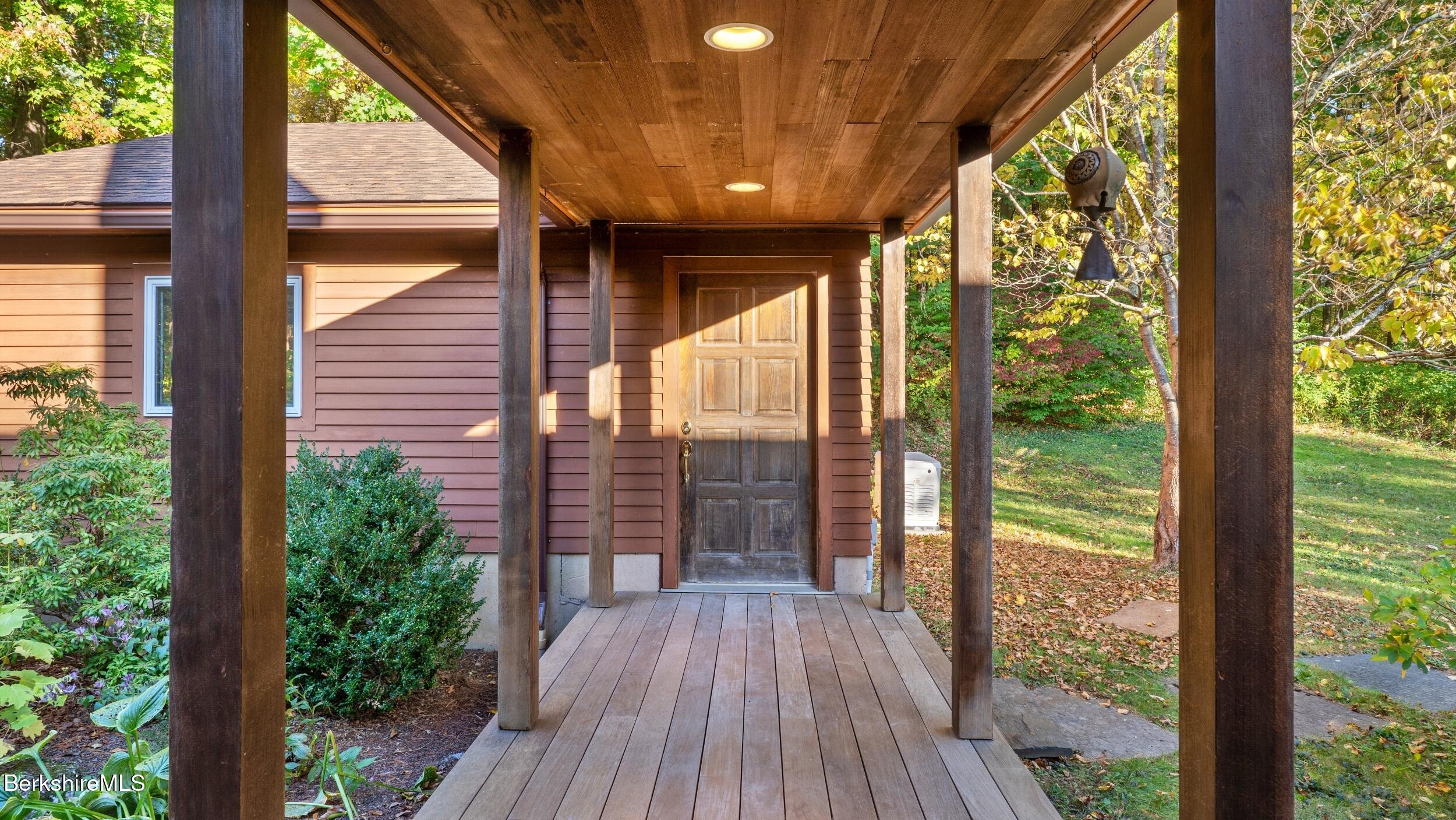 297 East Rd