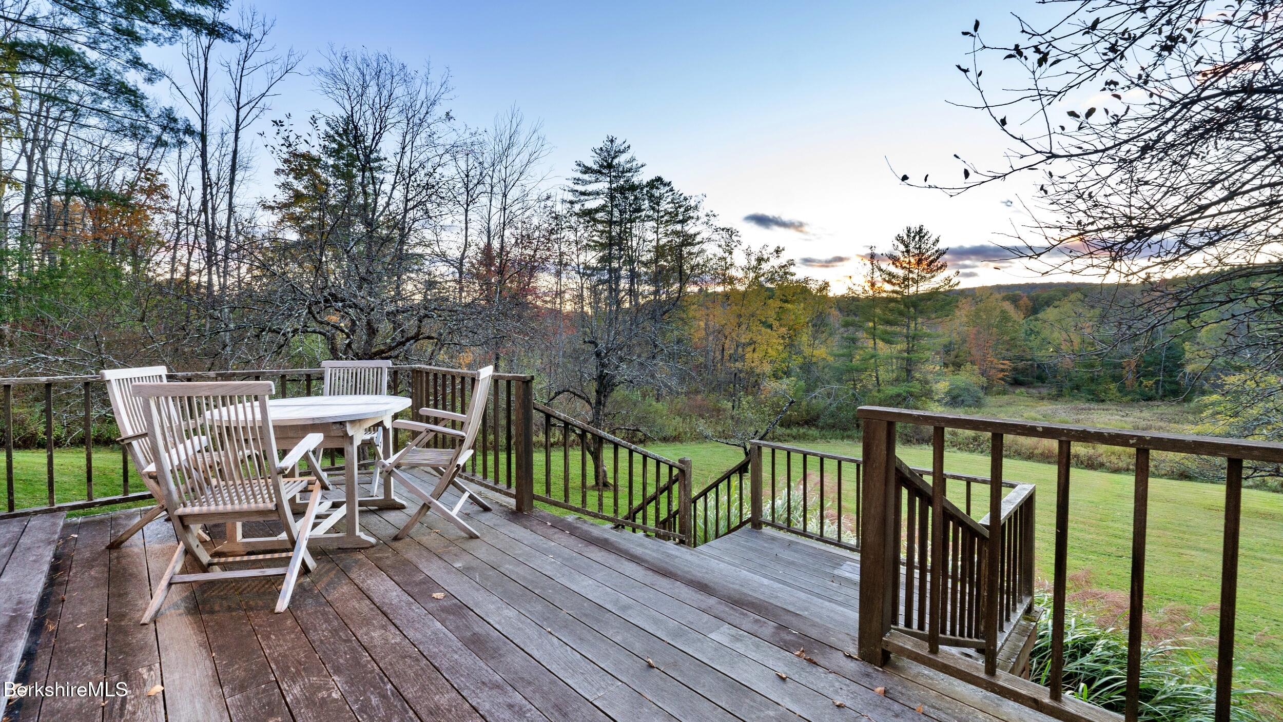 297 East Rd