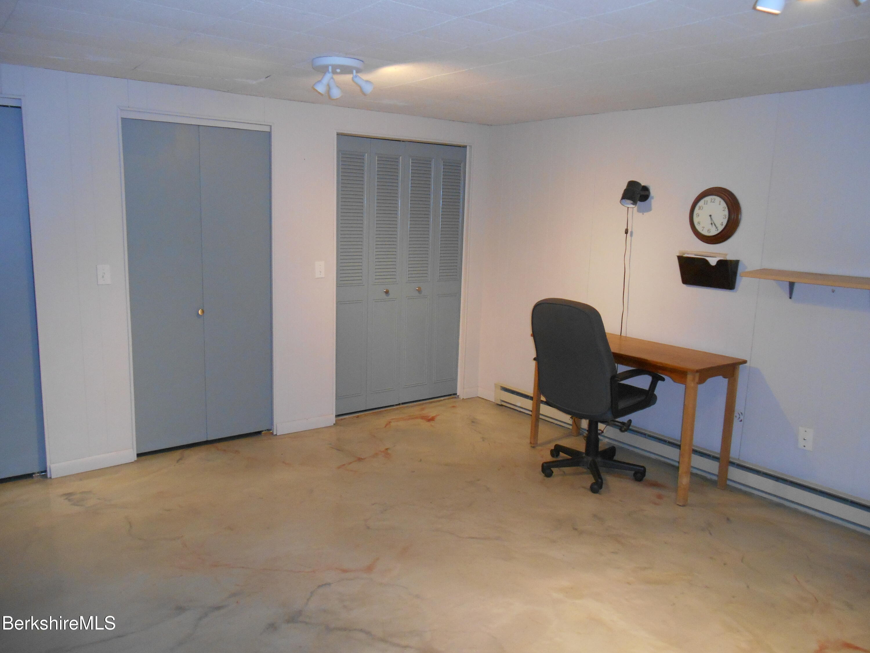 40 Churchill Crest Crest