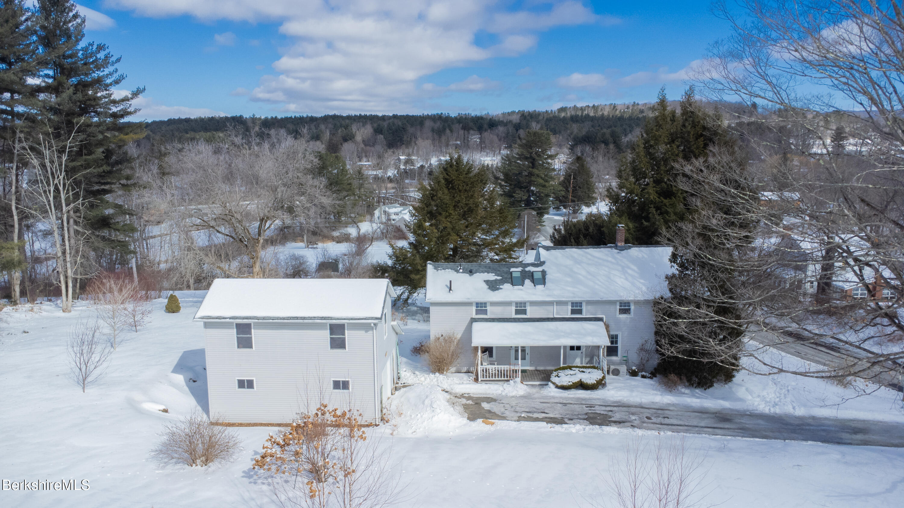 50 pine St