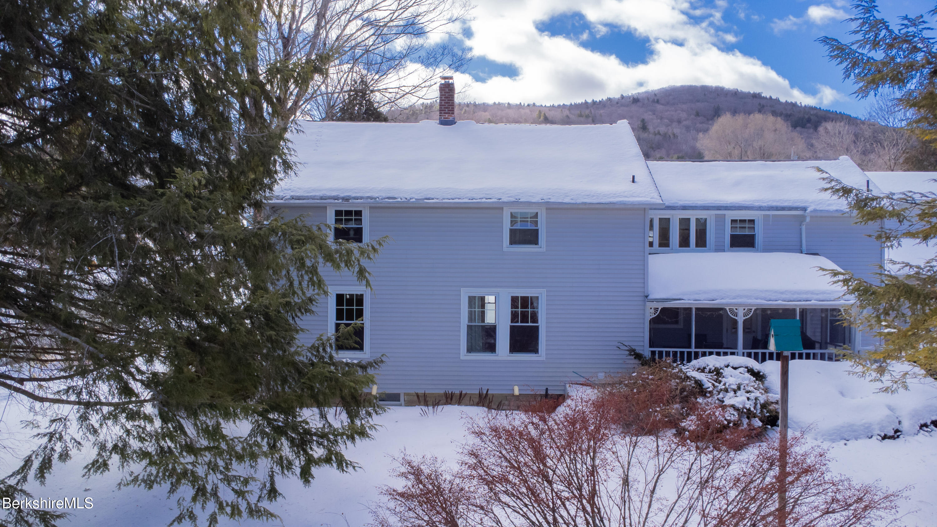 50 pine St