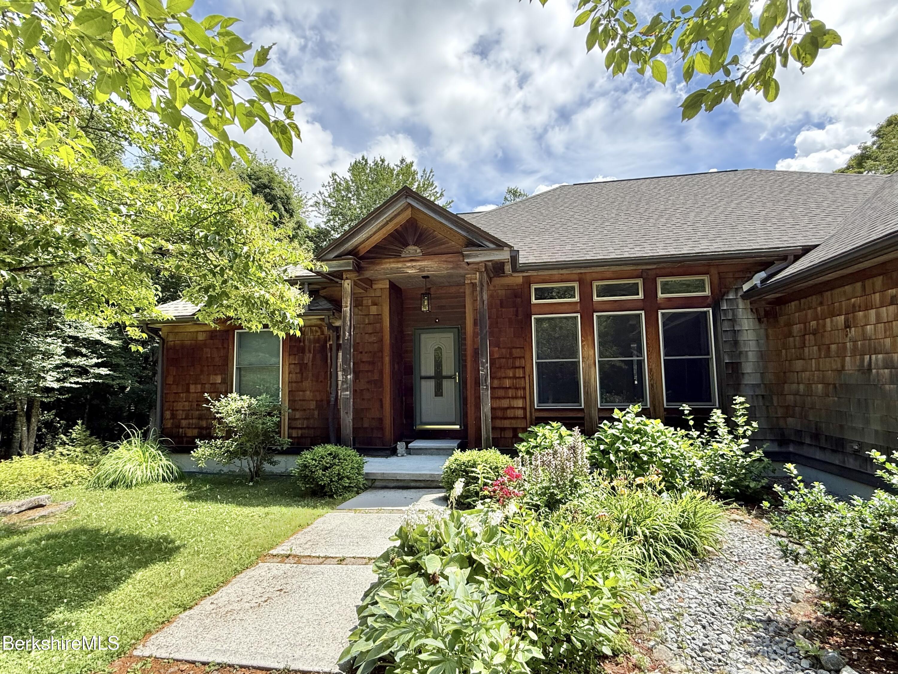 106 Stoney Brook Rd