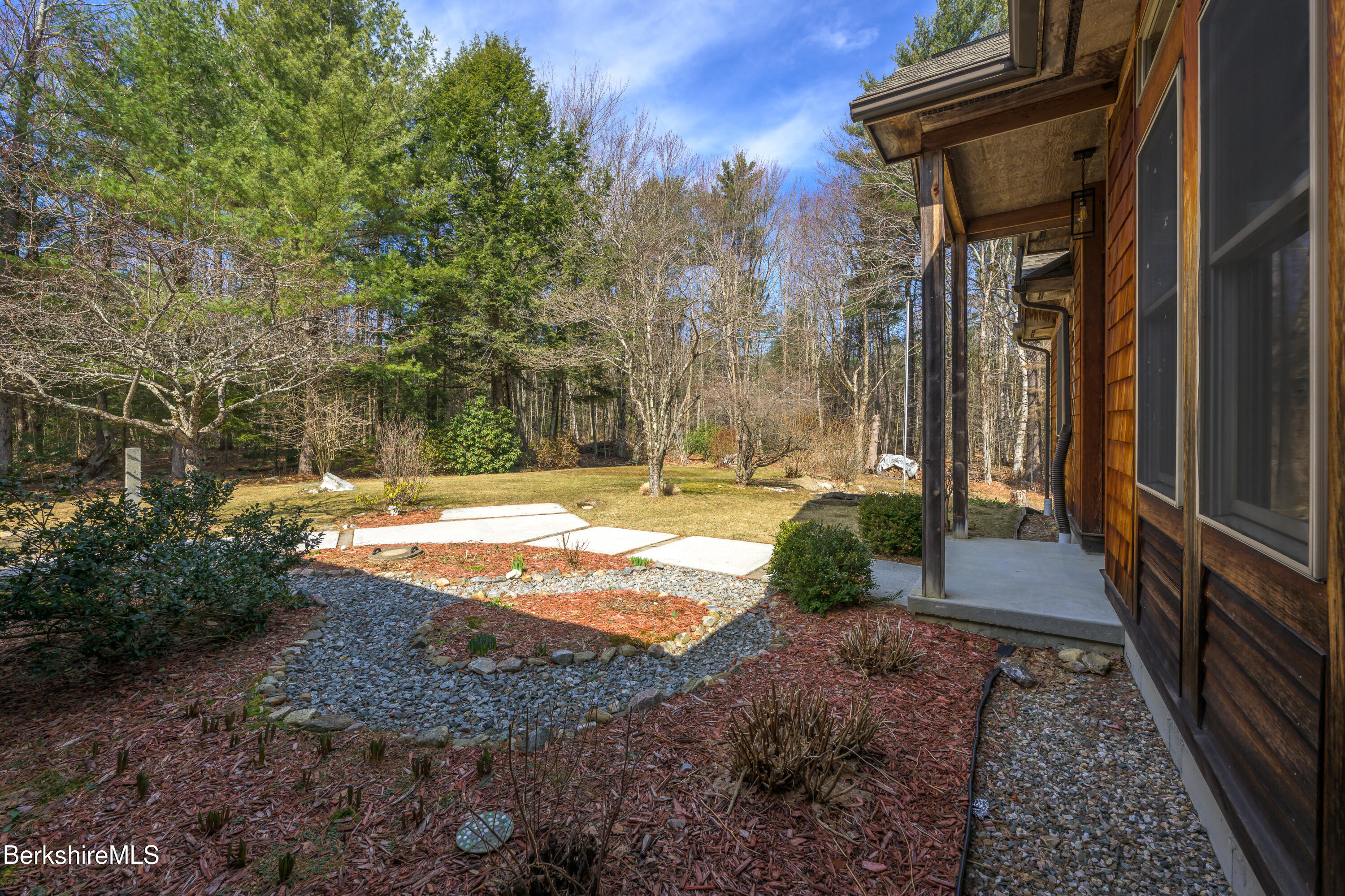 106 Stoney Brook Rd