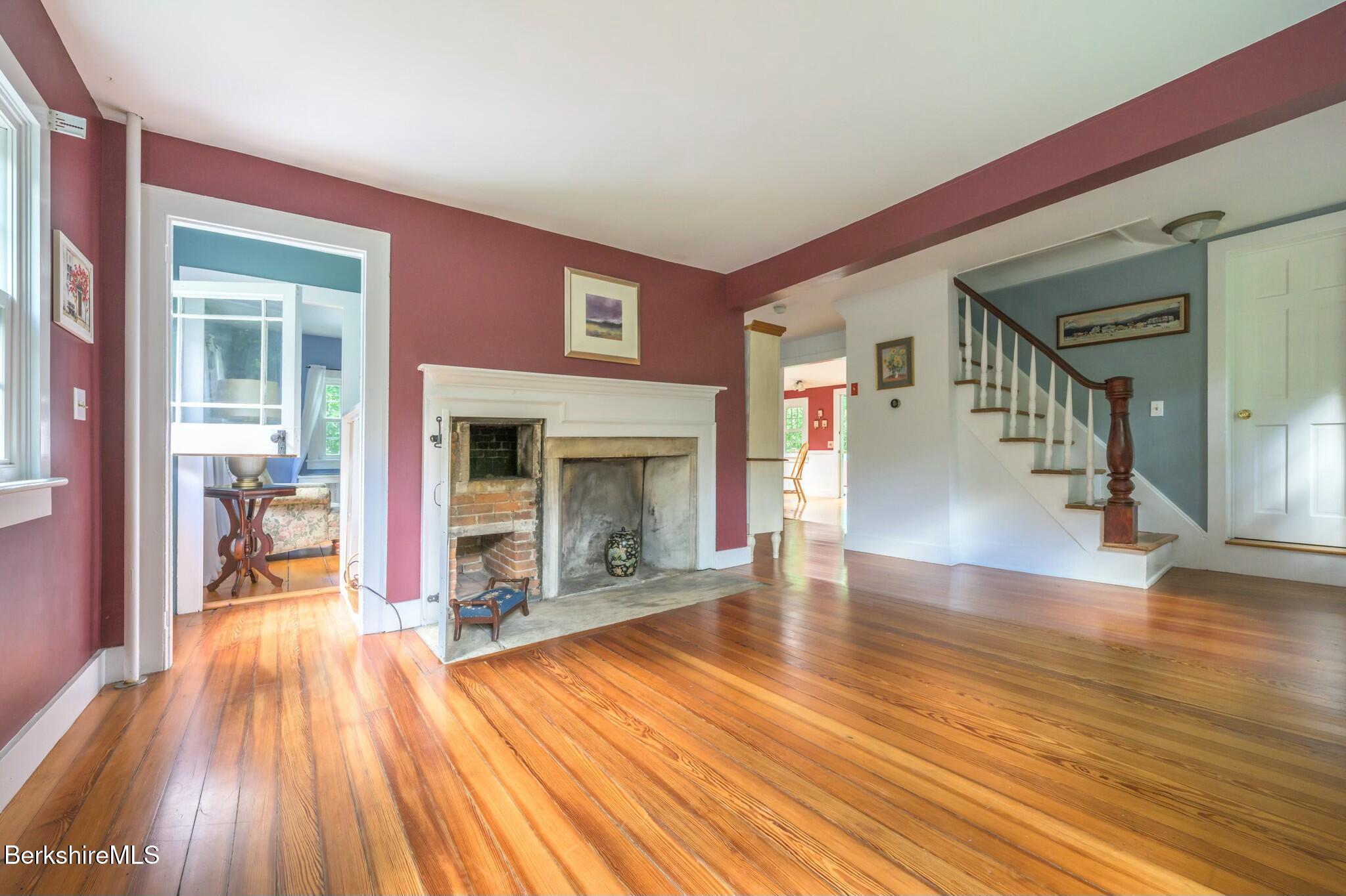 17 Stockbridge Rd