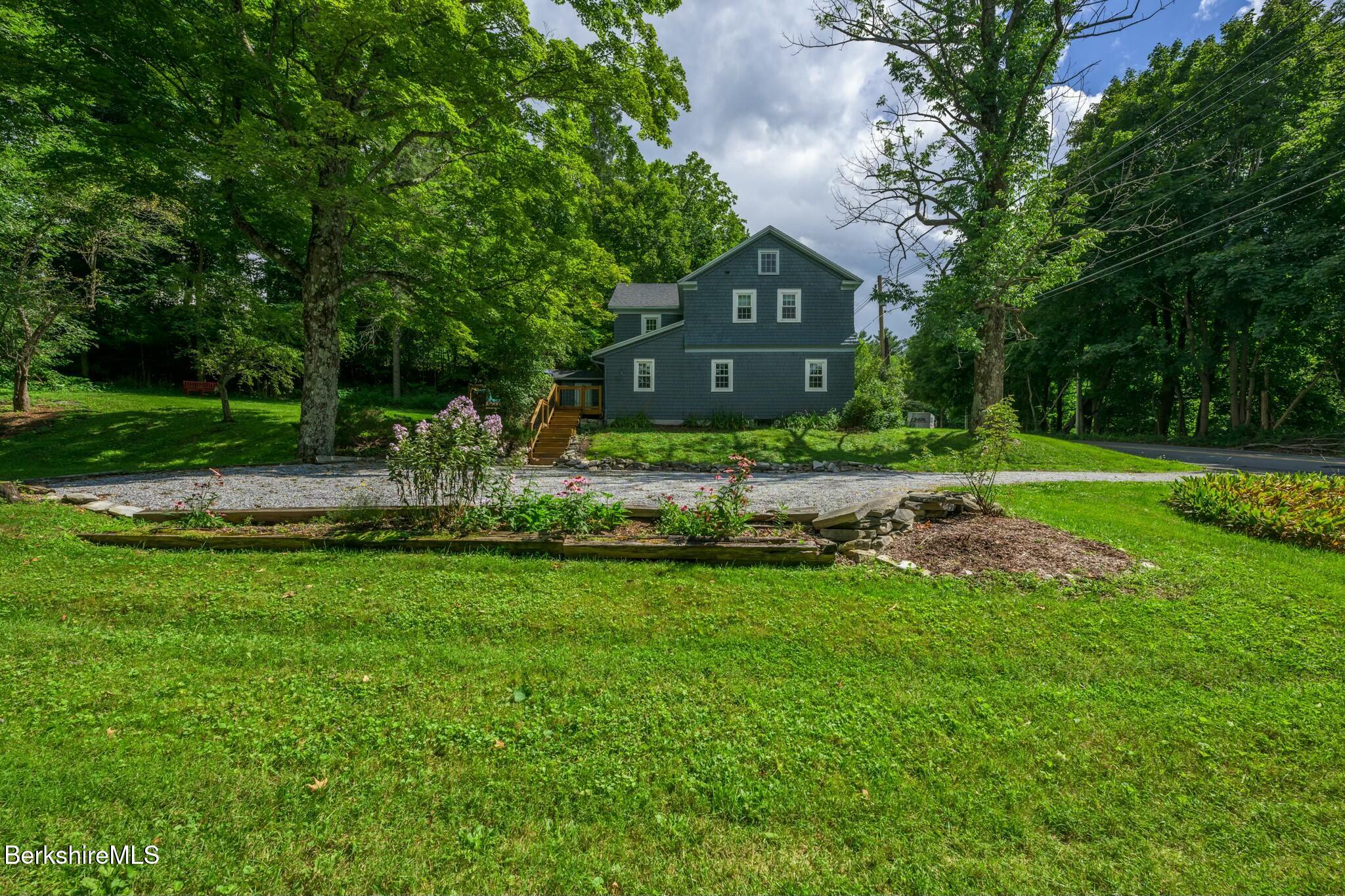17 Stockbridge Rd