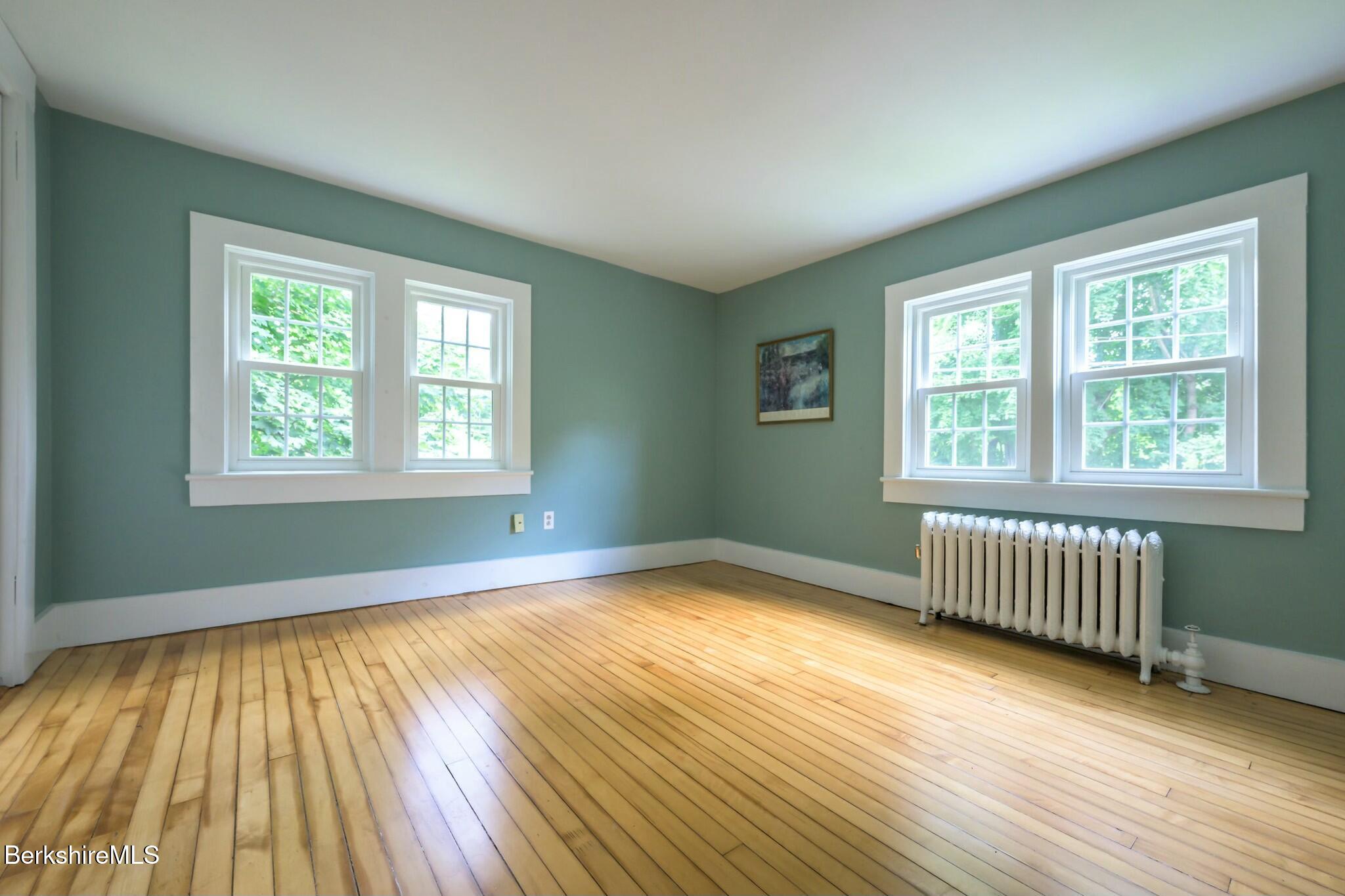 17 Stockbridge Rd