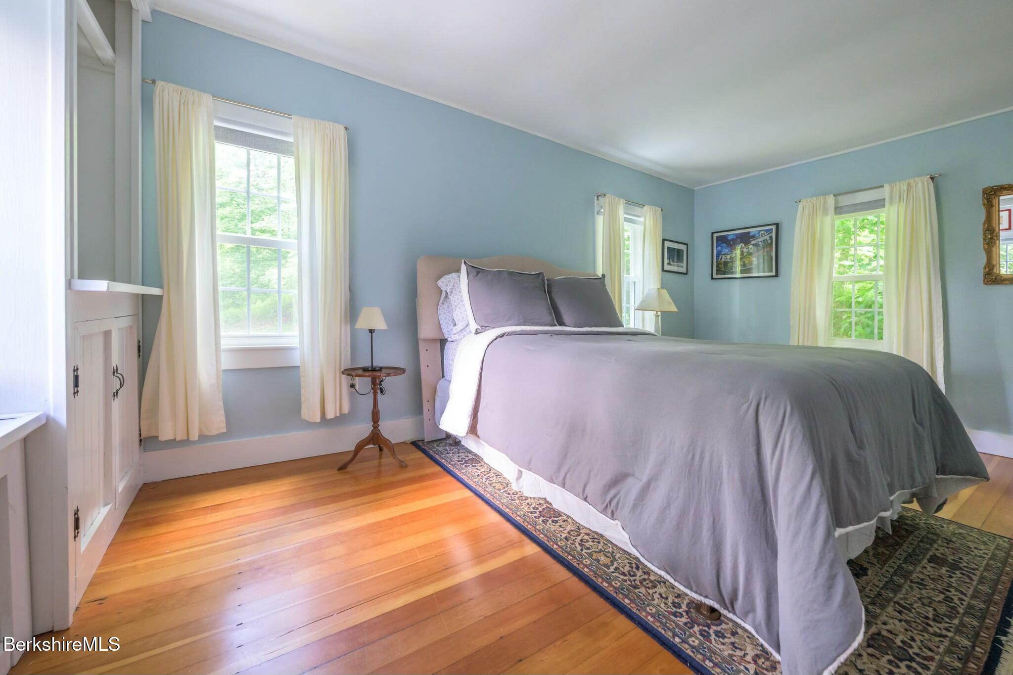 17 Stockbridge Rd