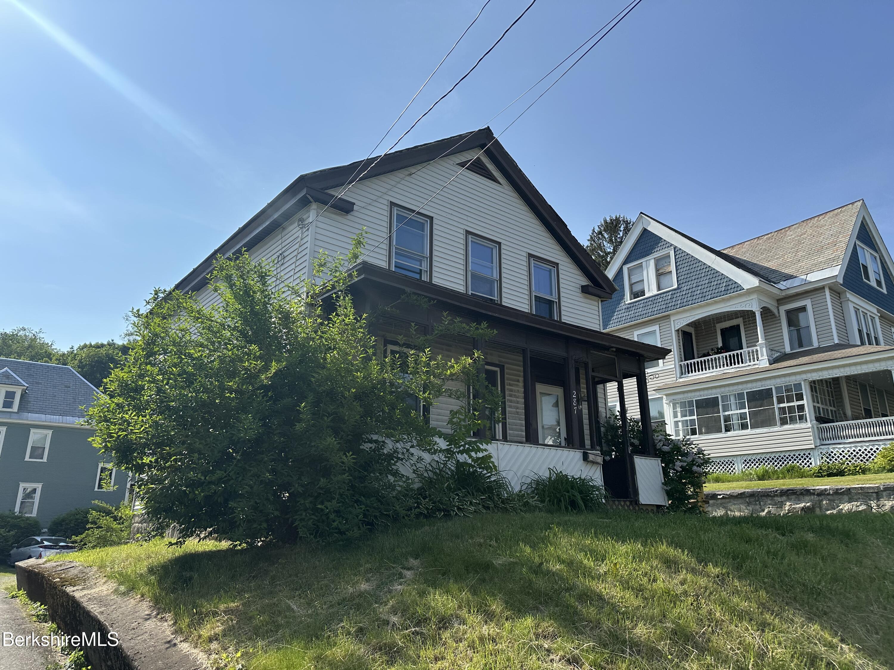 287 Houghton St