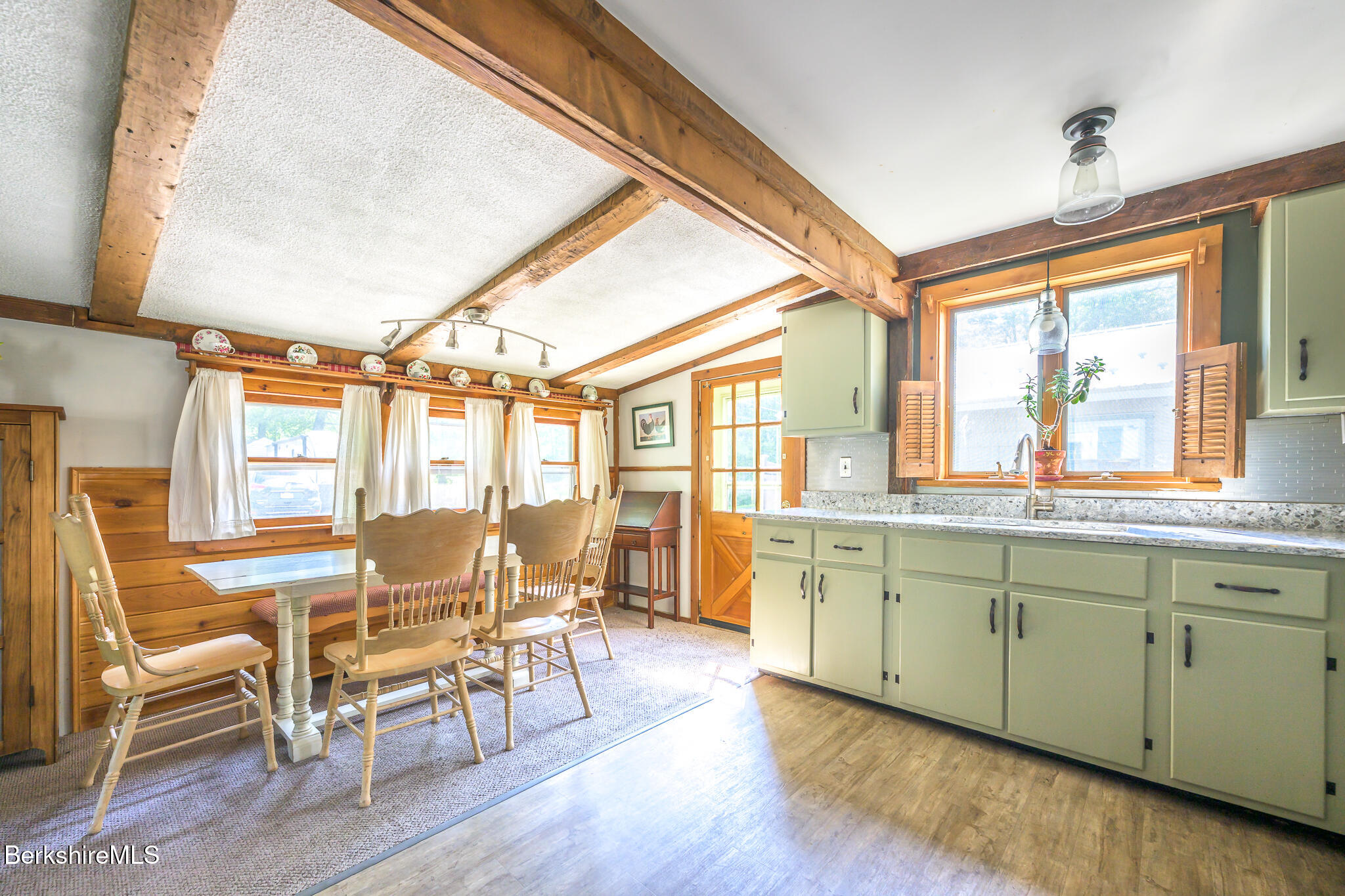 13 Pine Rd