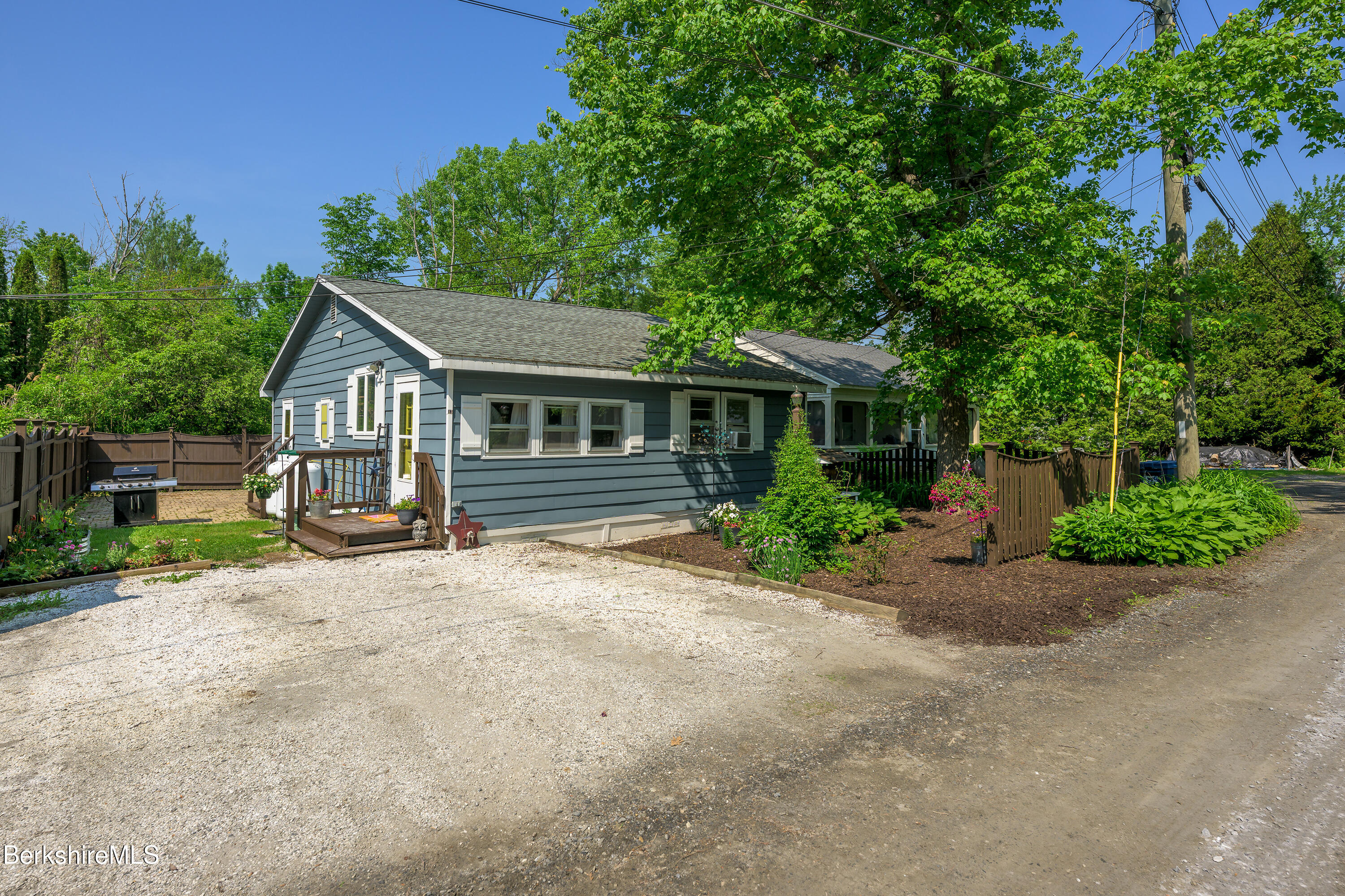 13 Pine Rd