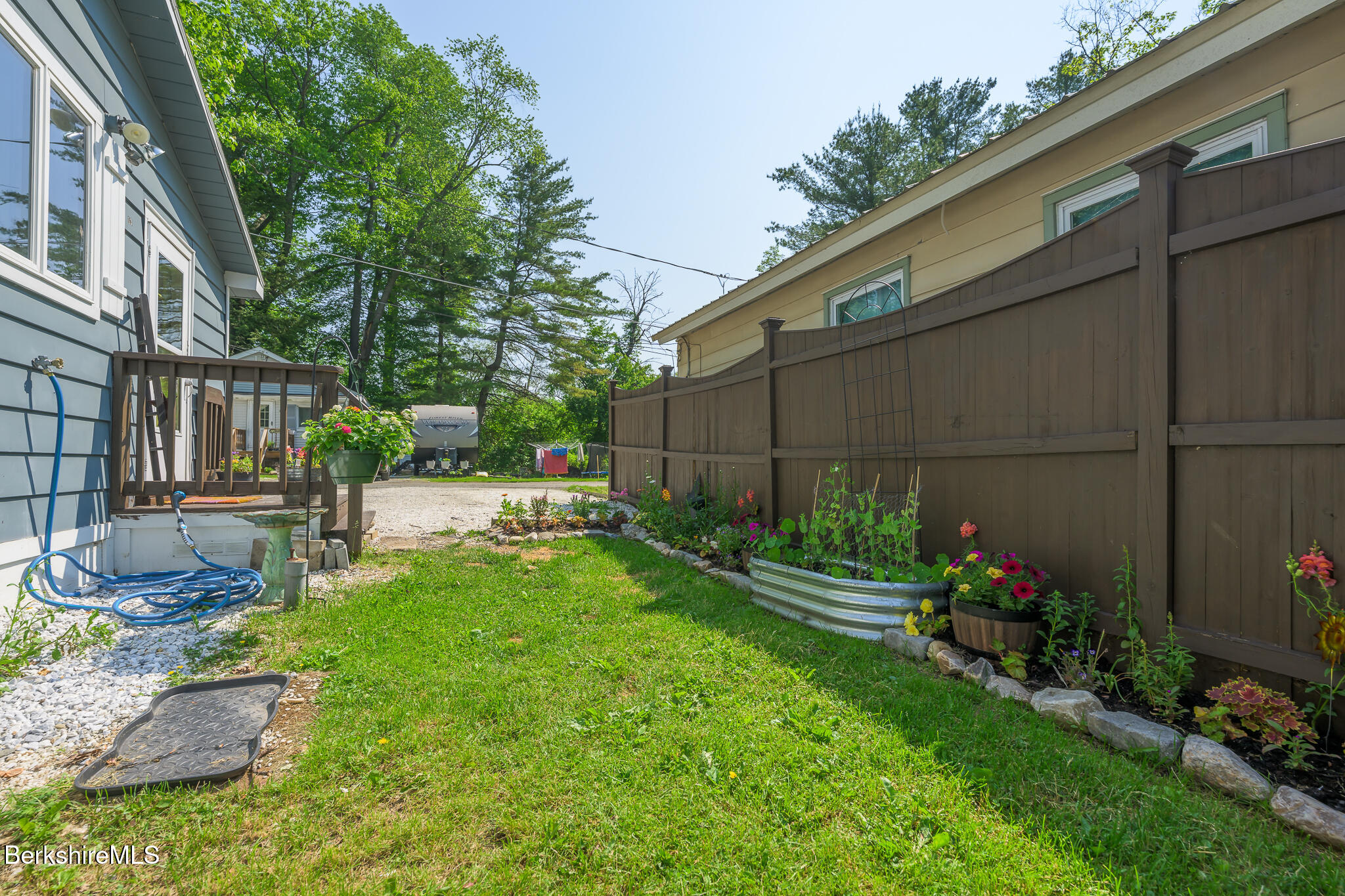 13 Pine Rd