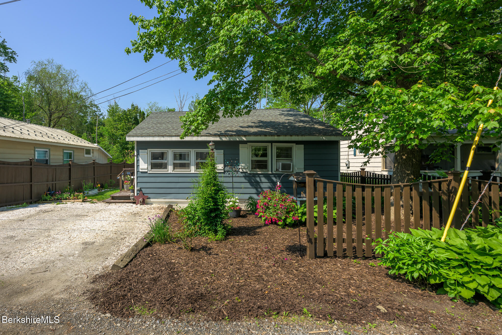 13 Pine Rd