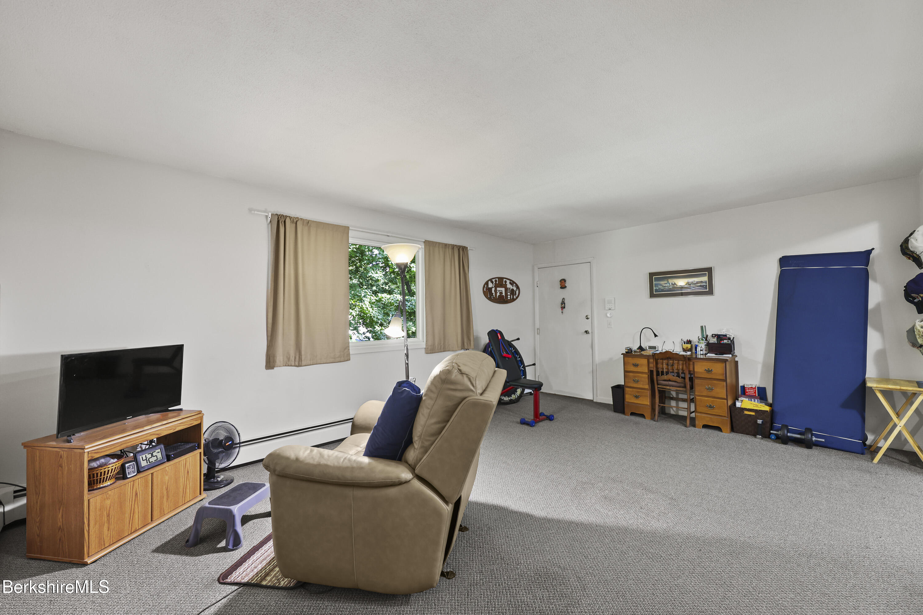 3-8 Morgan Manor, 3-8
