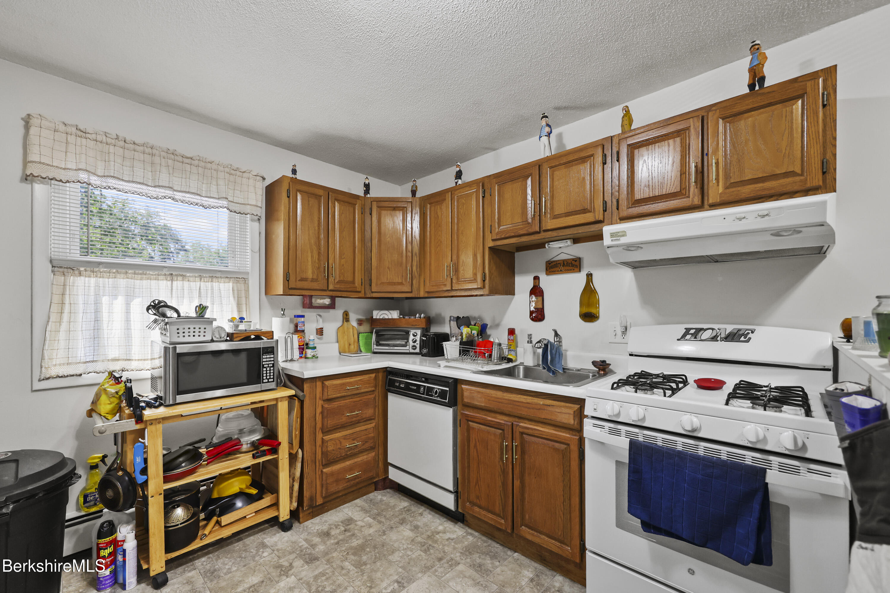3-8 Morgan Manor, 3-8