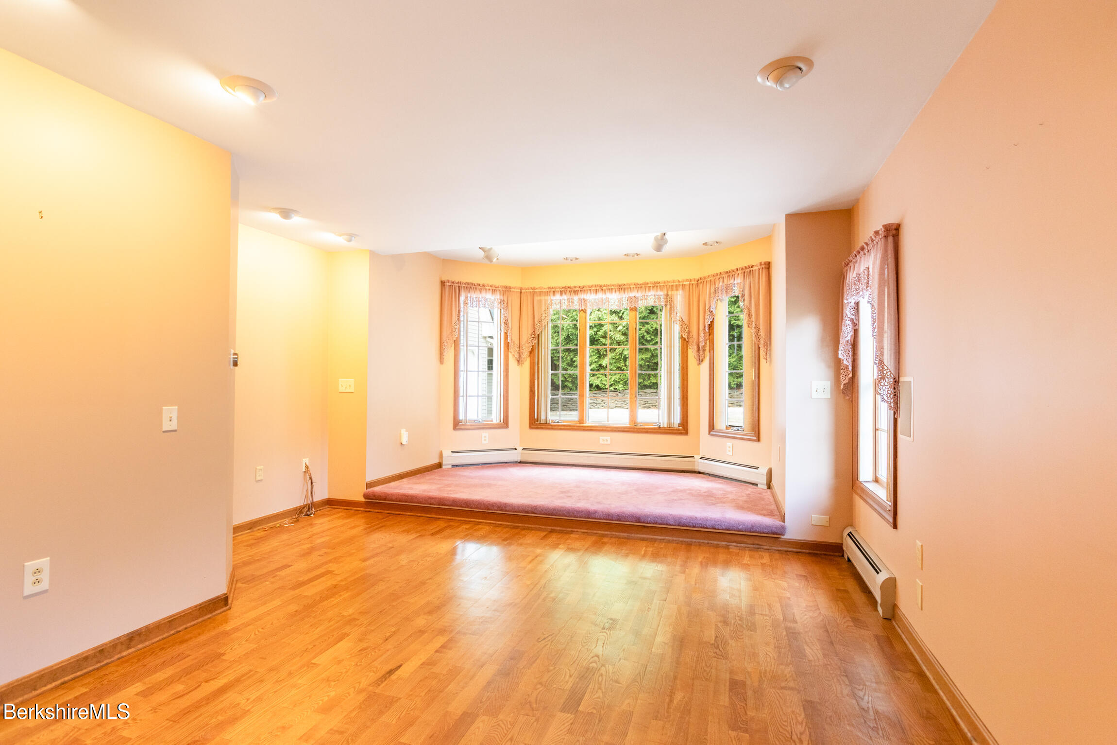 36 Edgemere Rd