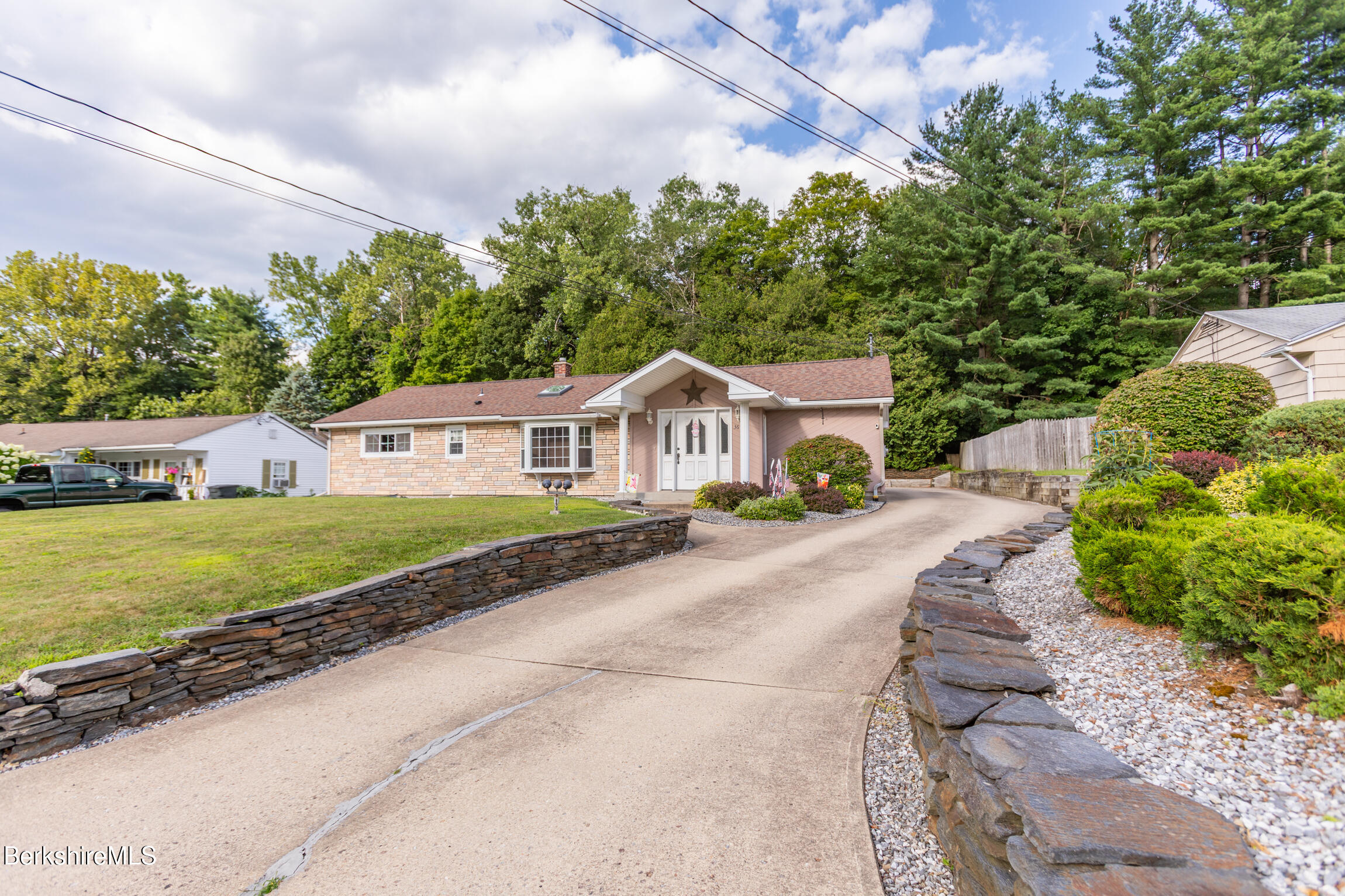 36 Edgemere Rd