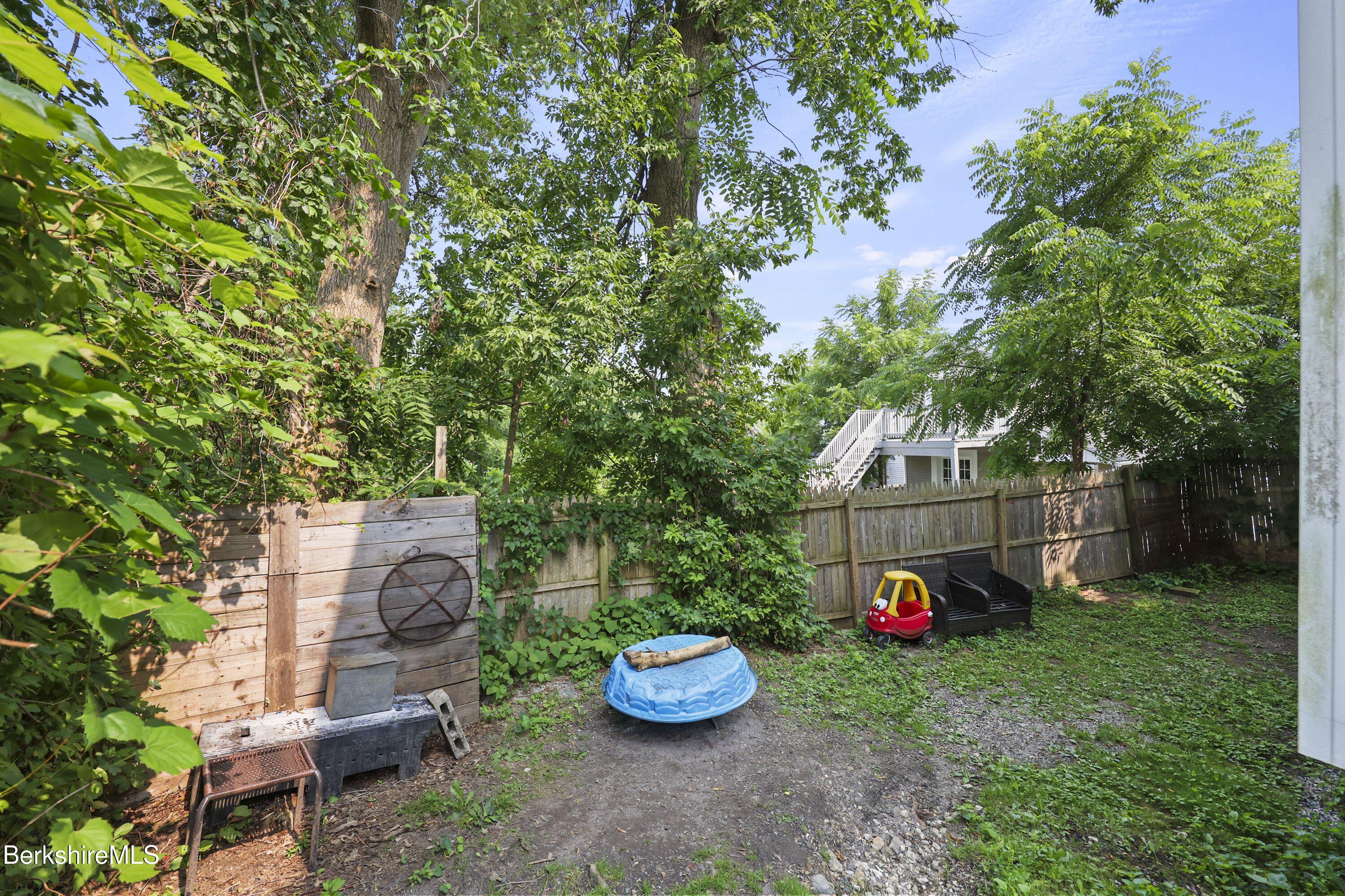194 Onota St