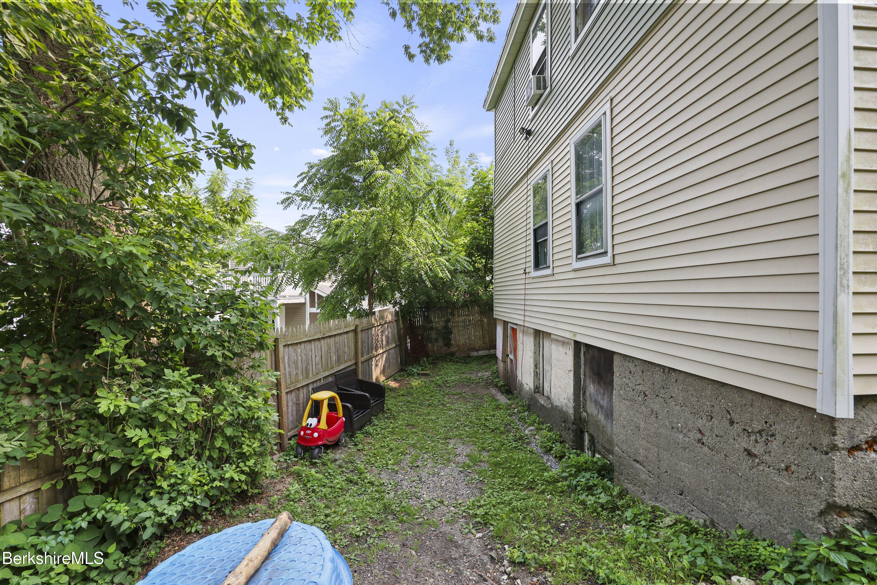 194 Onota St