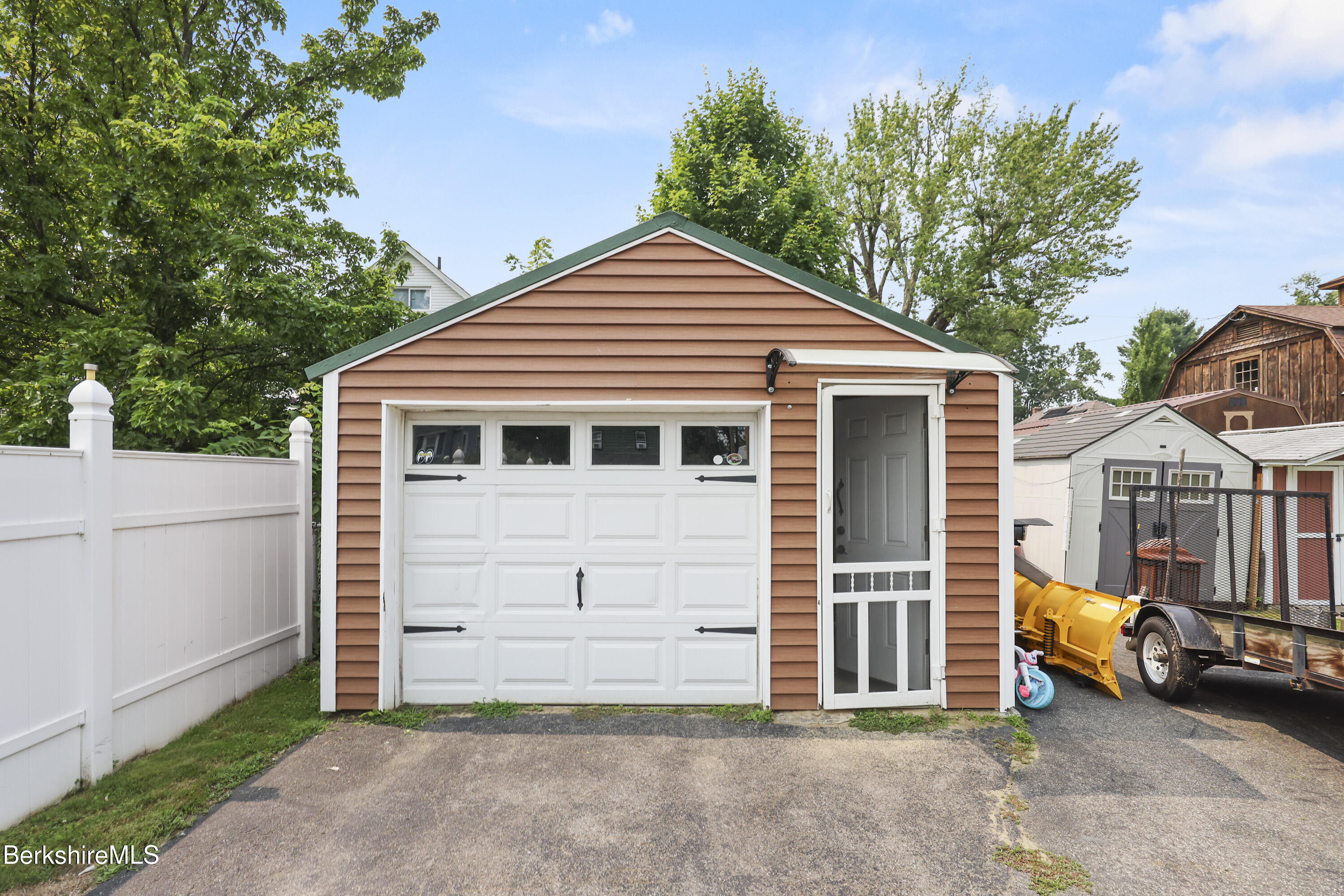 63 Reuter Ave