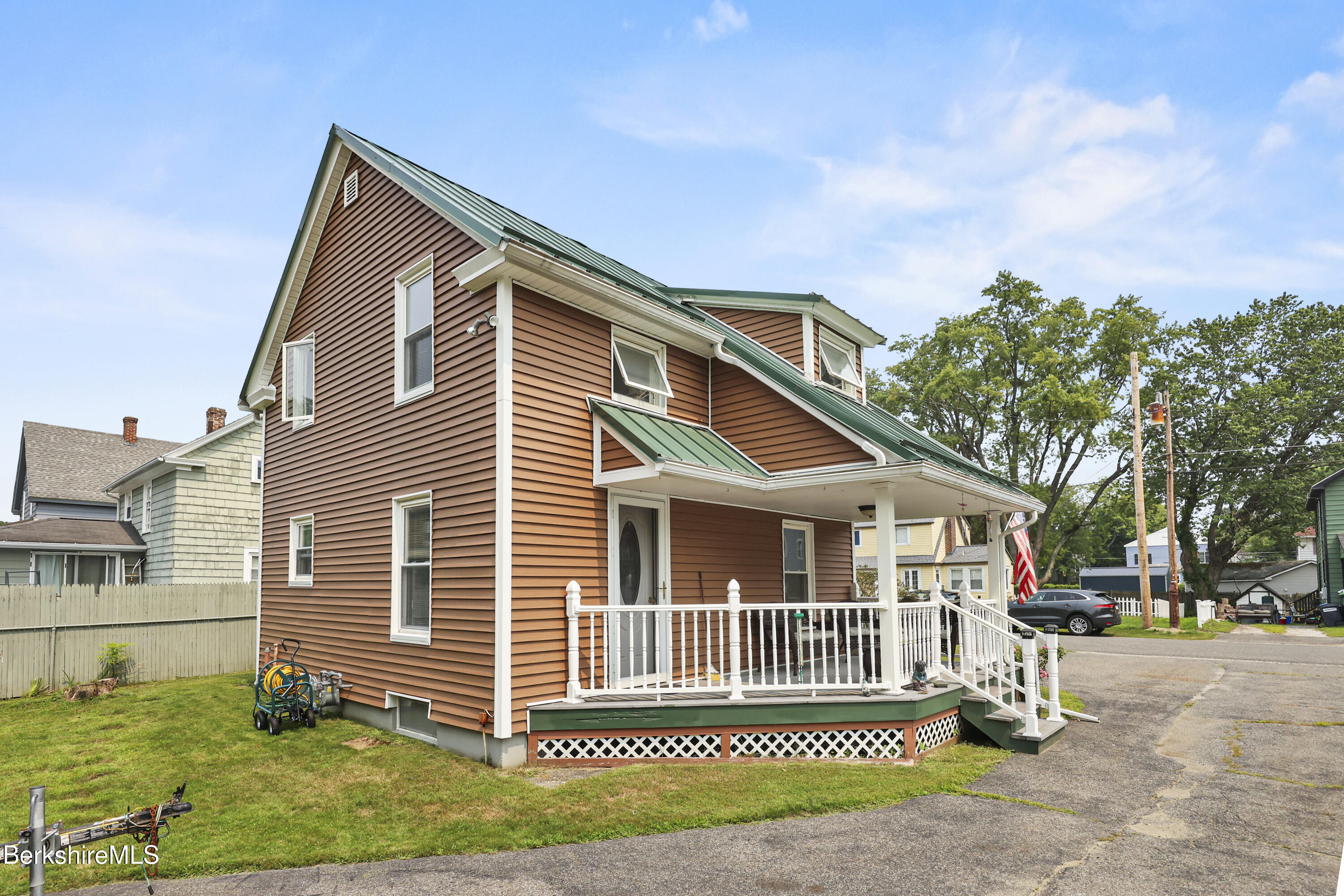 63 Reuter Ave