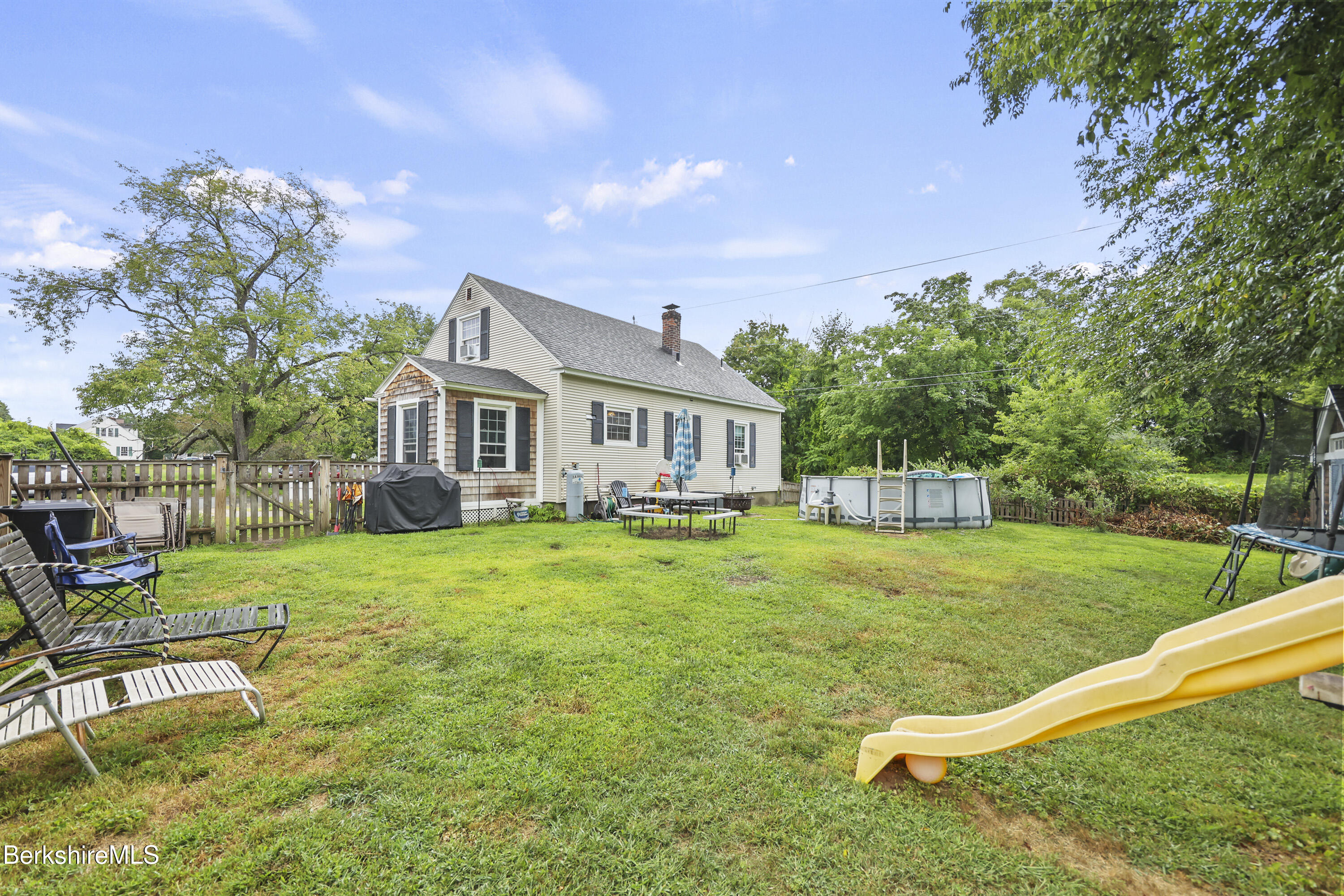 3 Tampa Ct, Pittsfield
