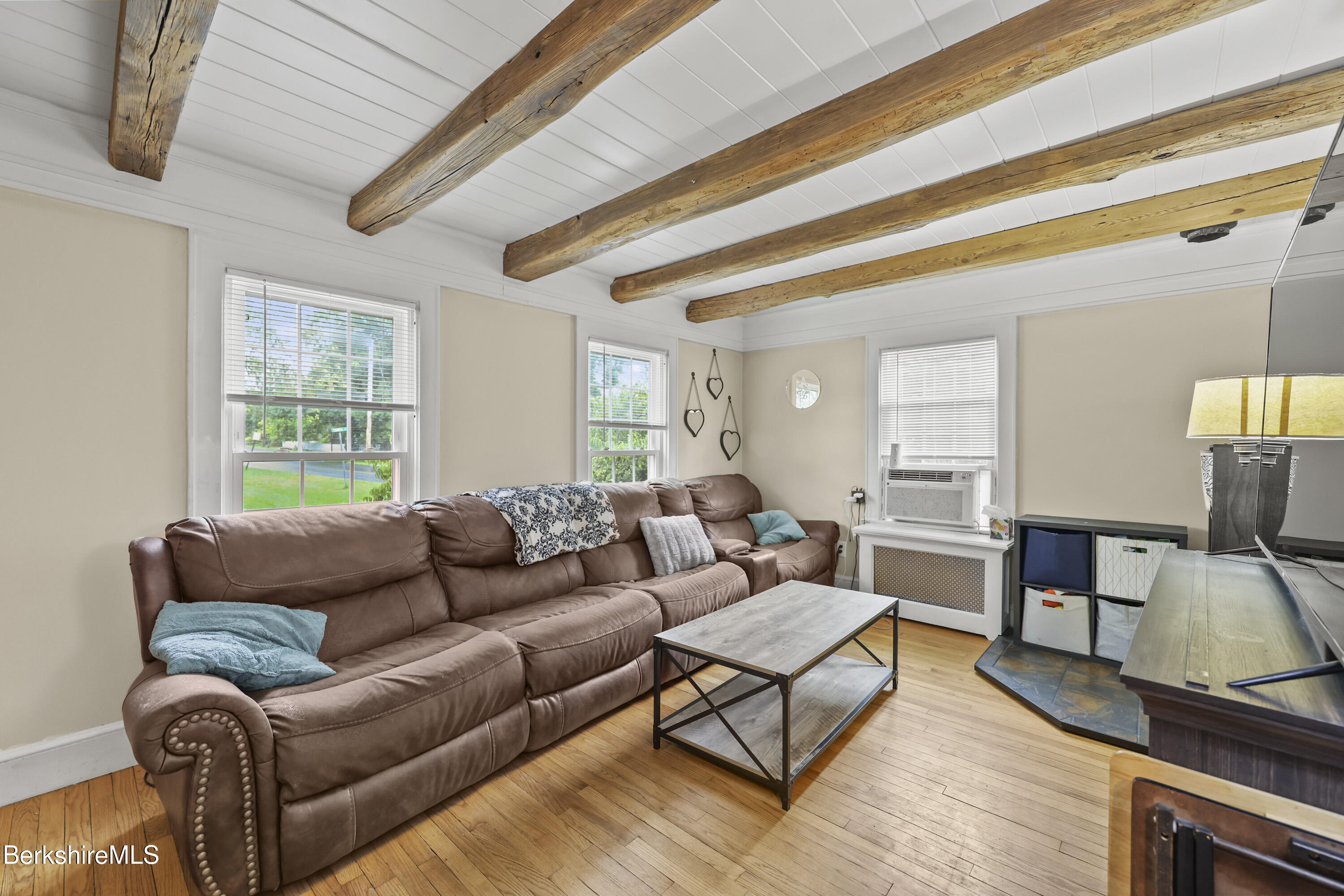 3 Tampa Ct, Pittsfield