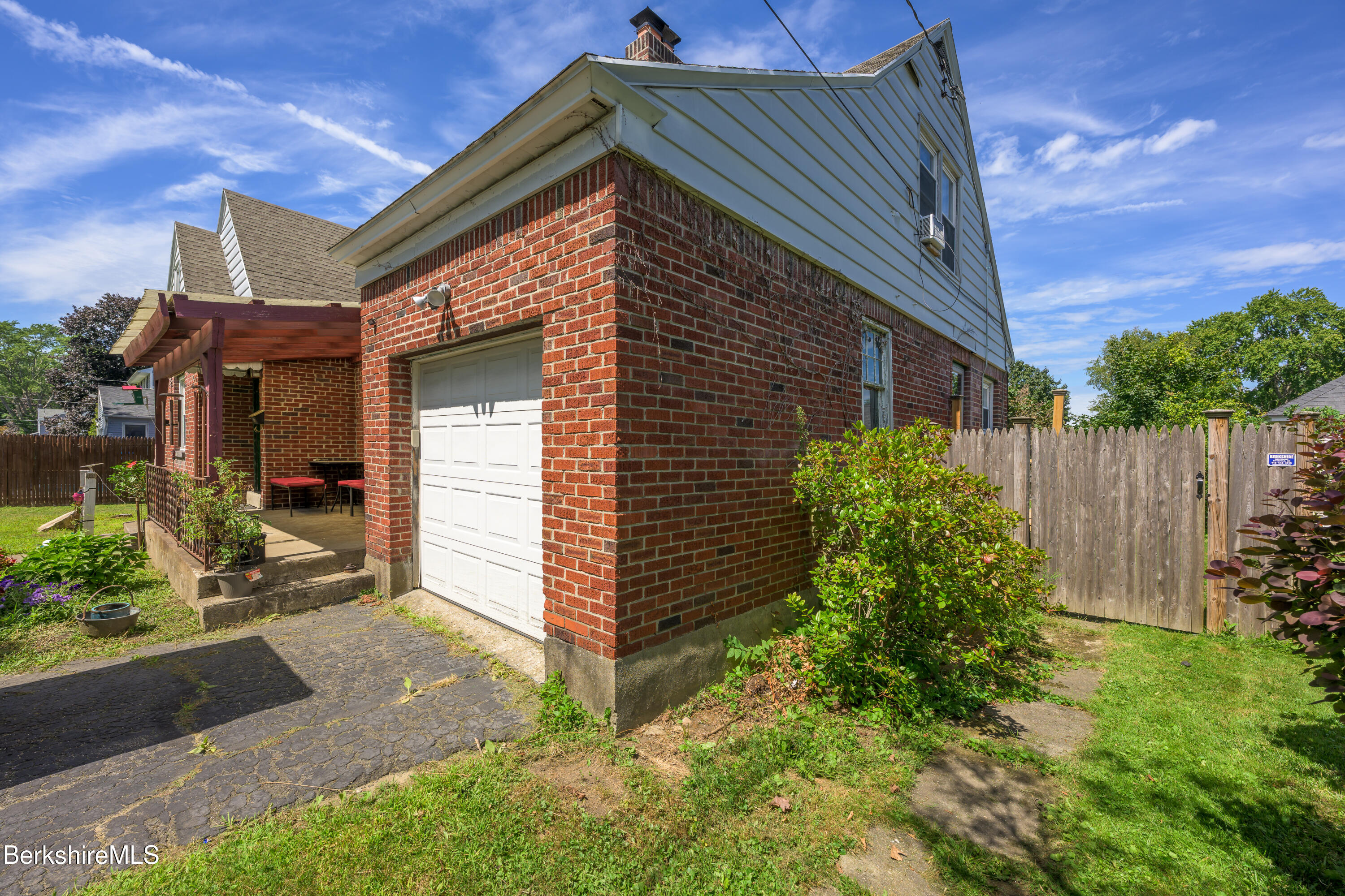 11 Sampson Pkwy