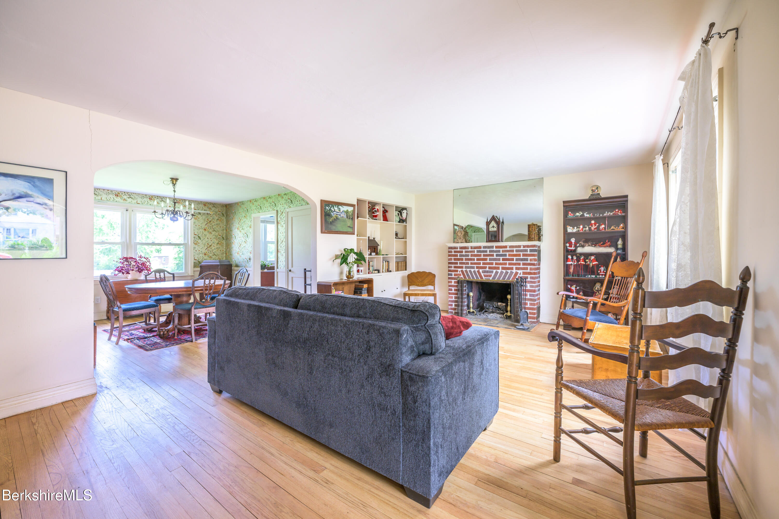 11 Sampson Pkwy