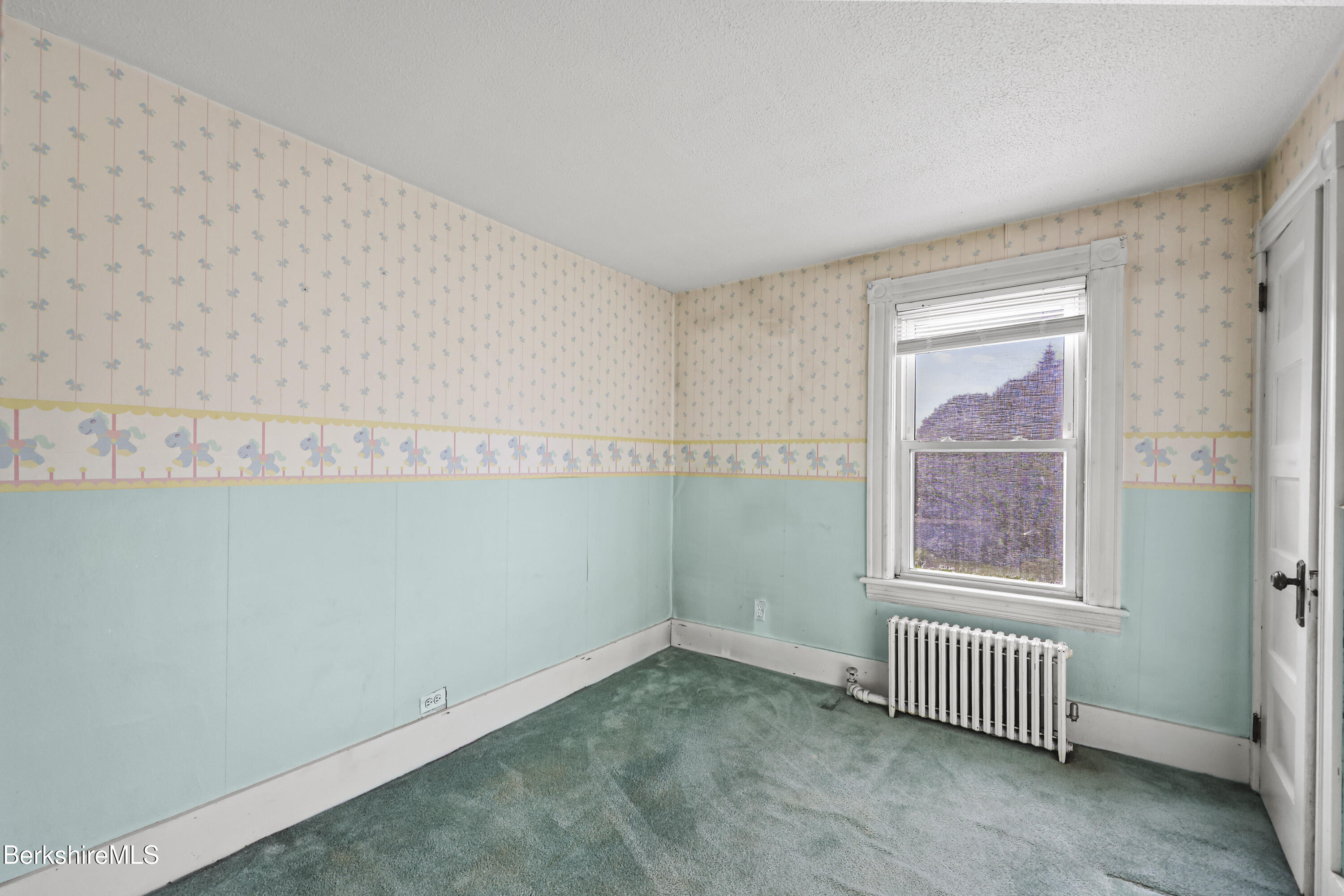 8 Mohegan St