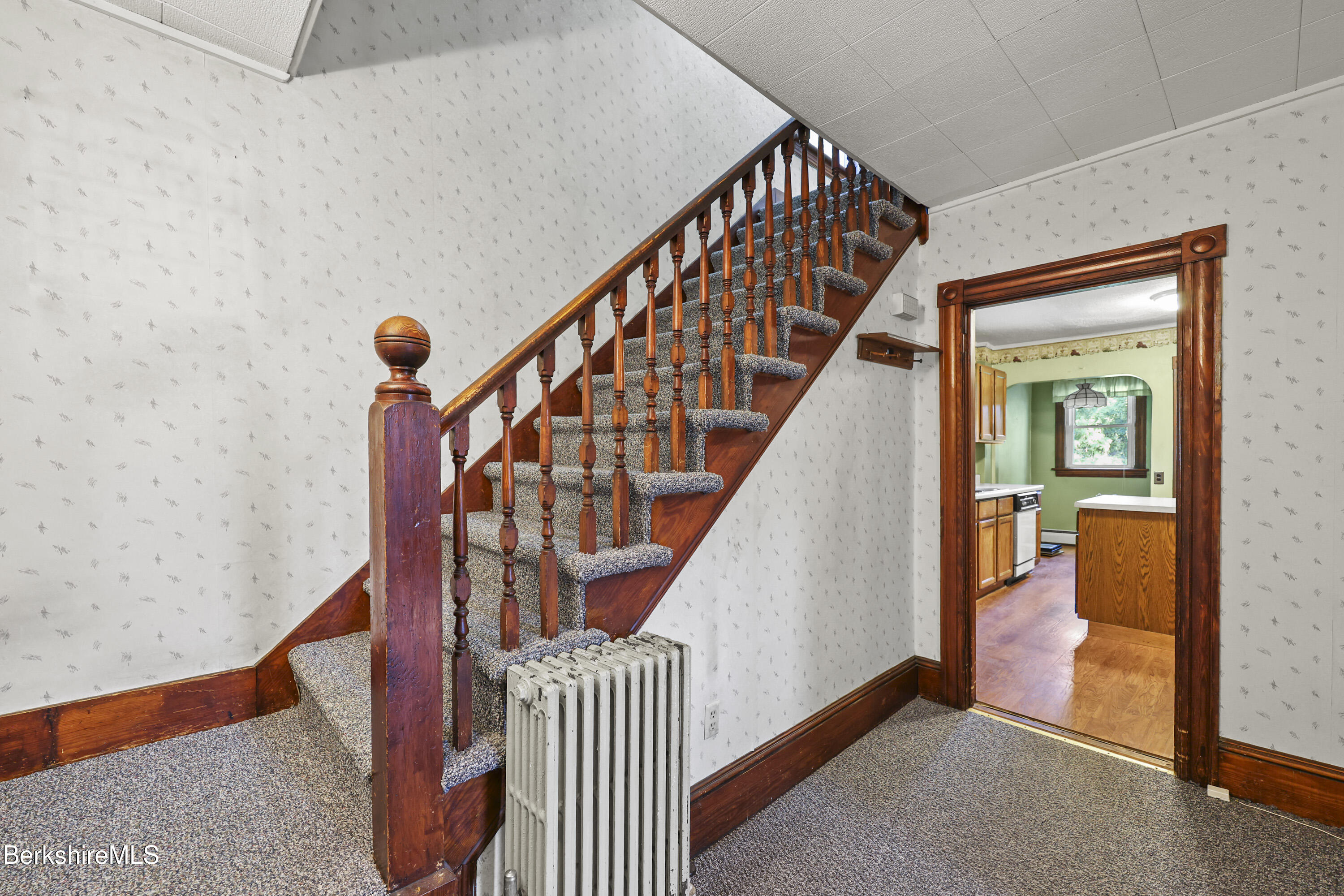 8 Mohegan St