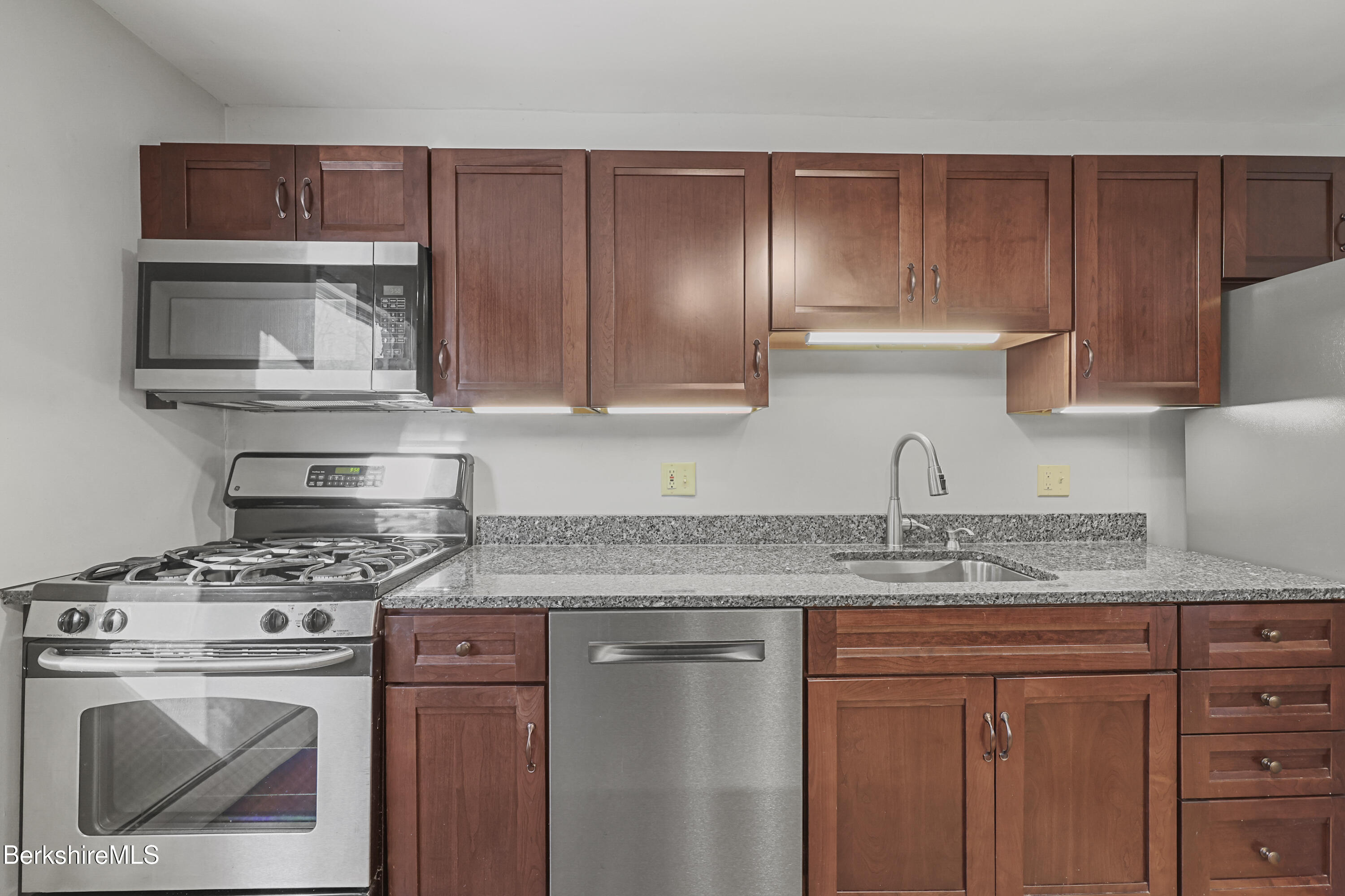 6-2 Morgan Manor 6-2