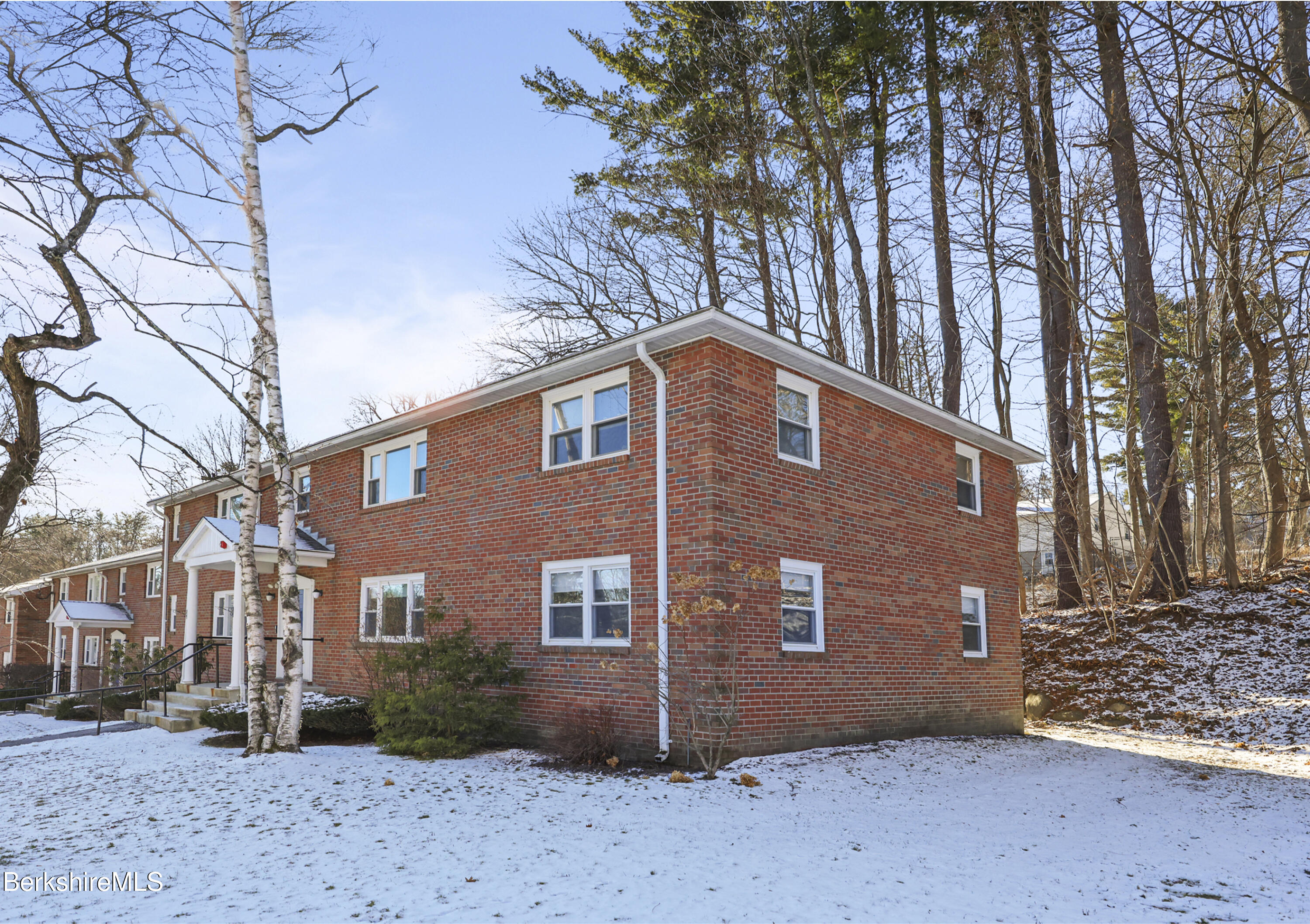 6-2 Morgan Manor 6-2