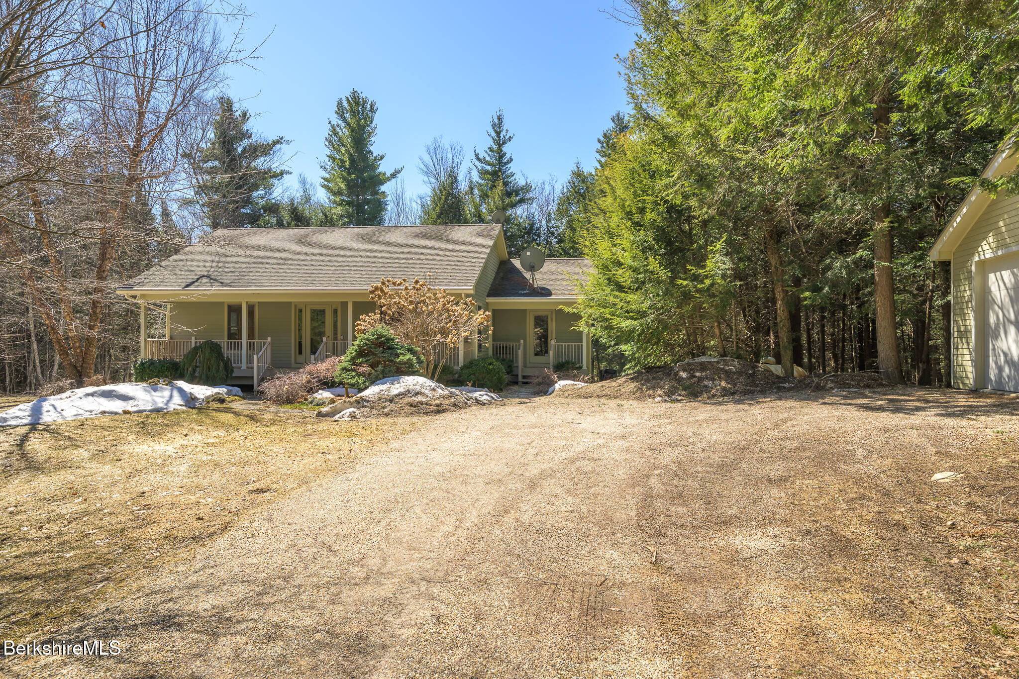 545 Center Rd