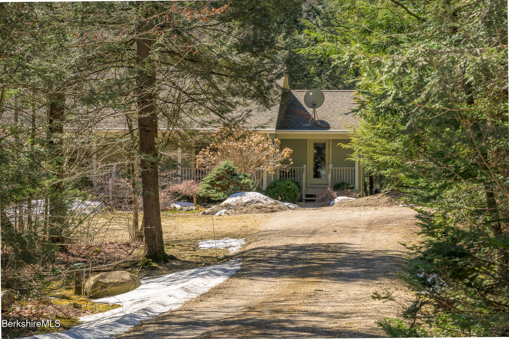 545 Center Rd