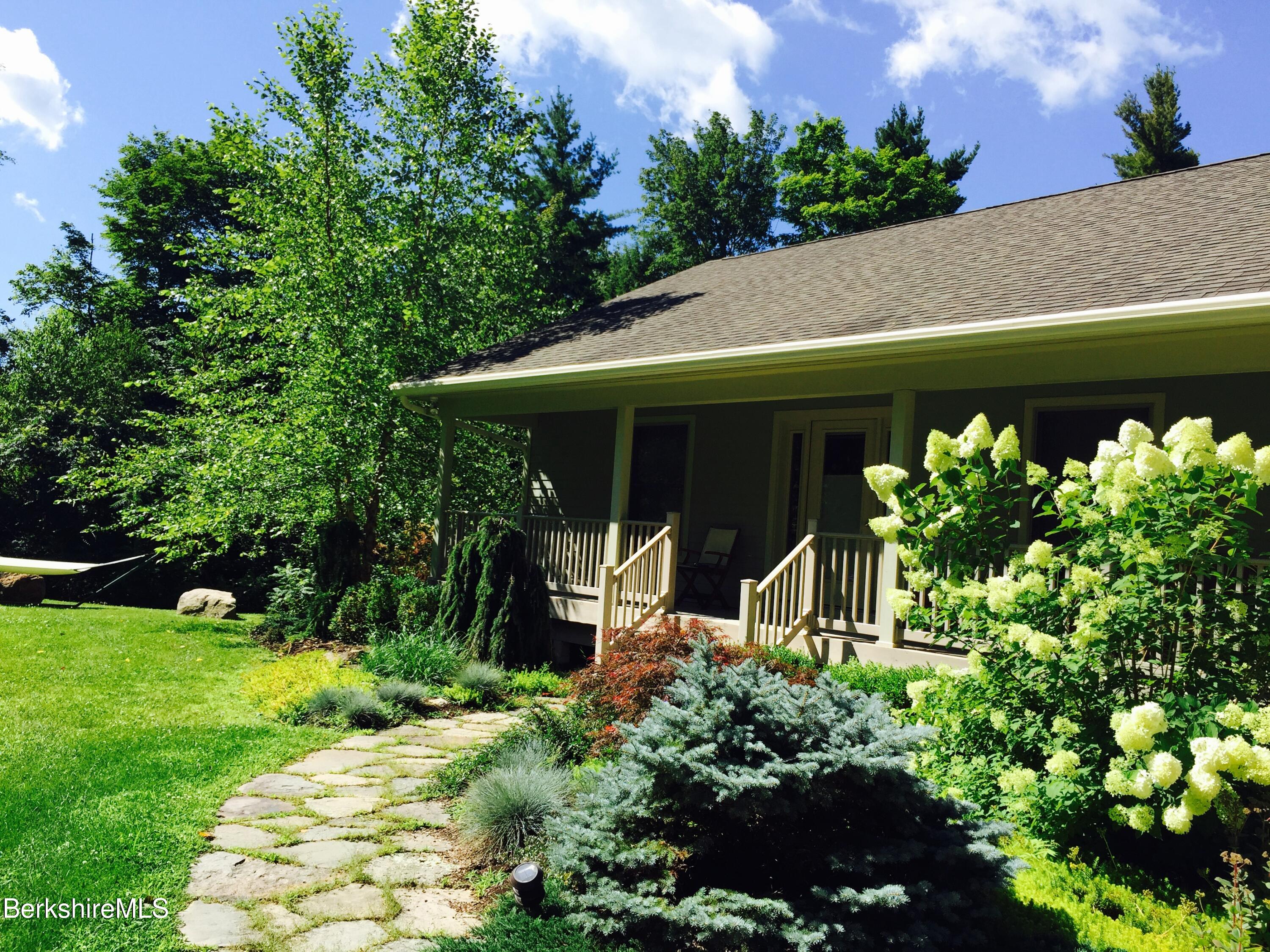 545 Center Rd