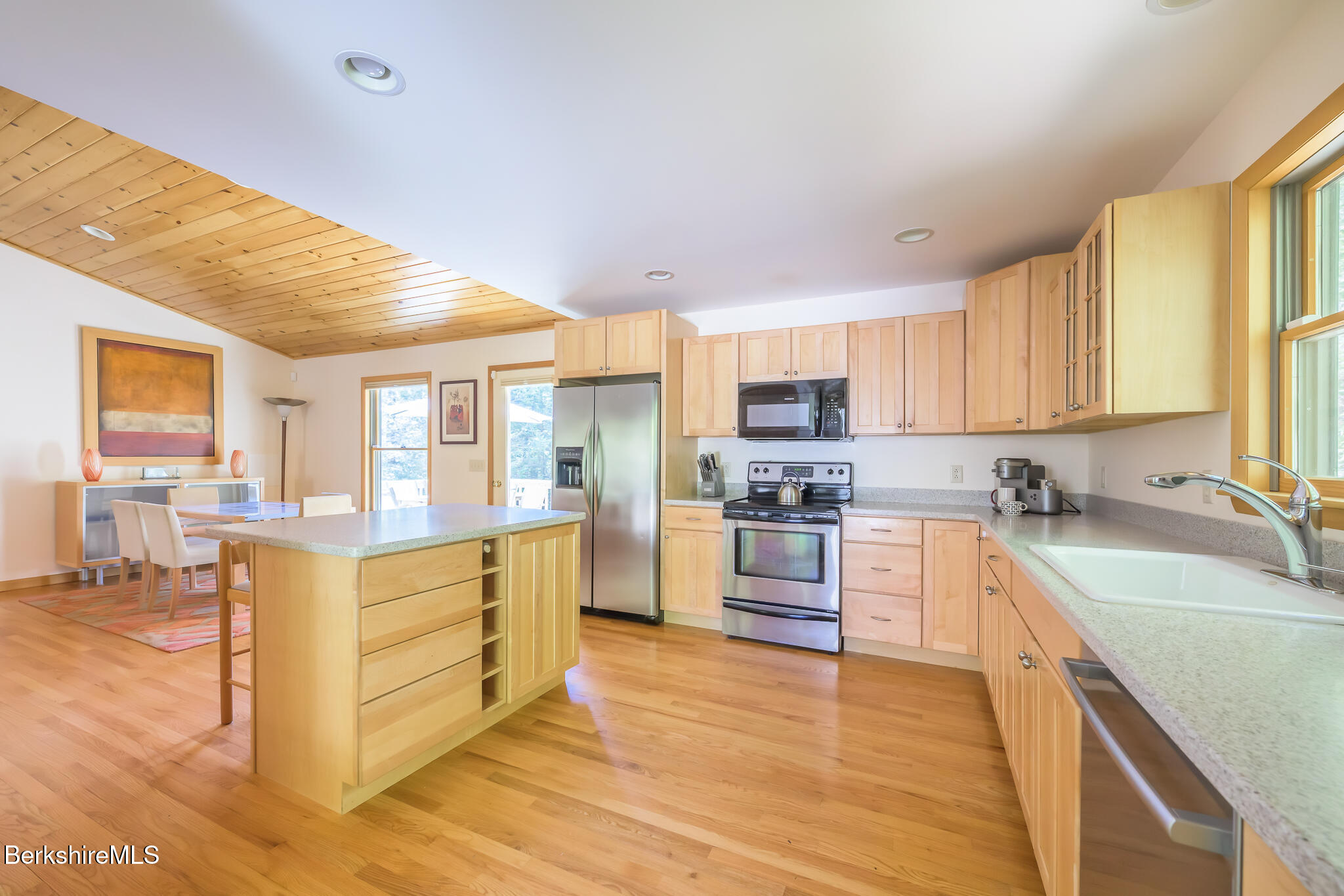 545 Center Rd