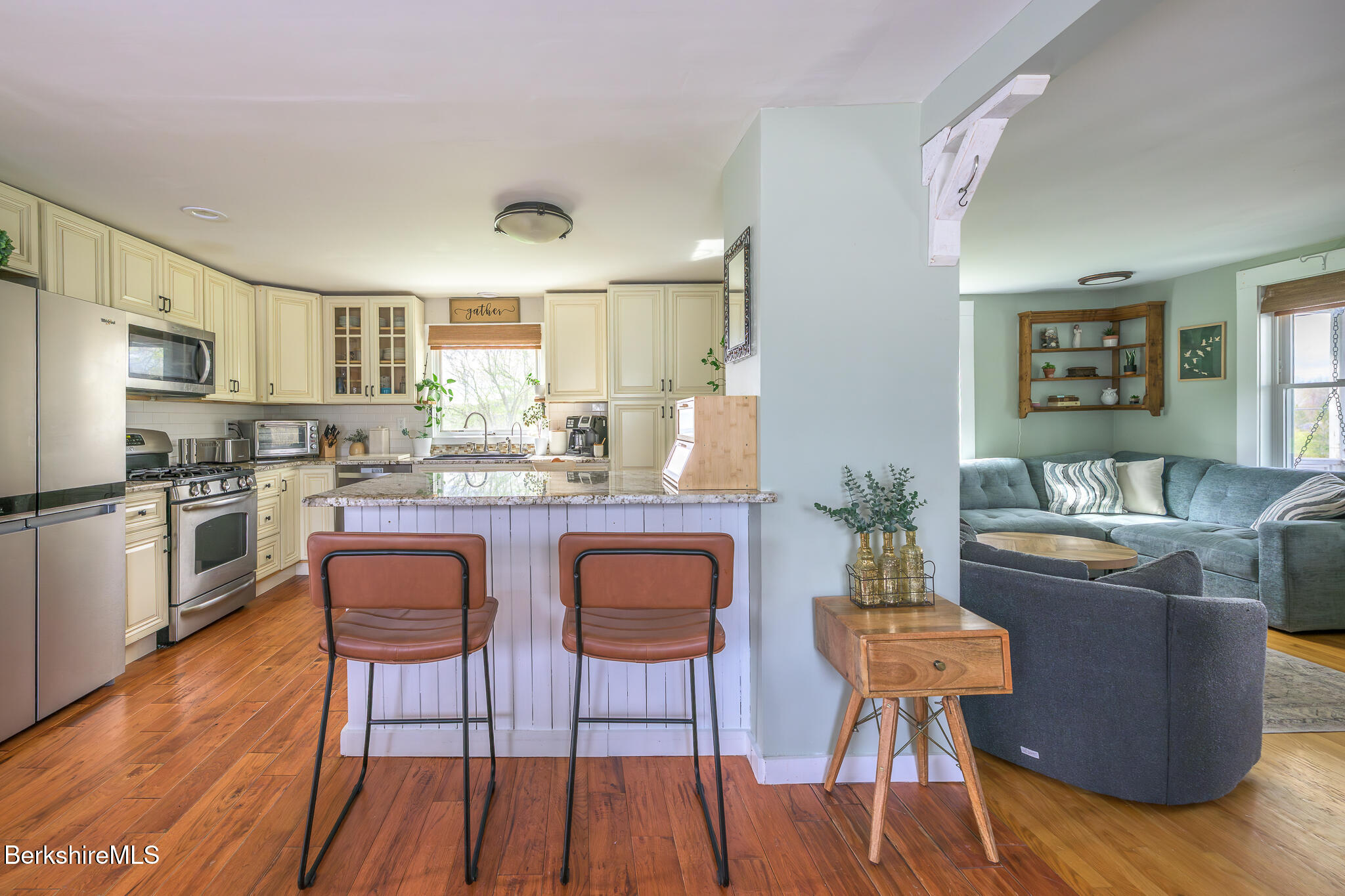 25 West Pine St