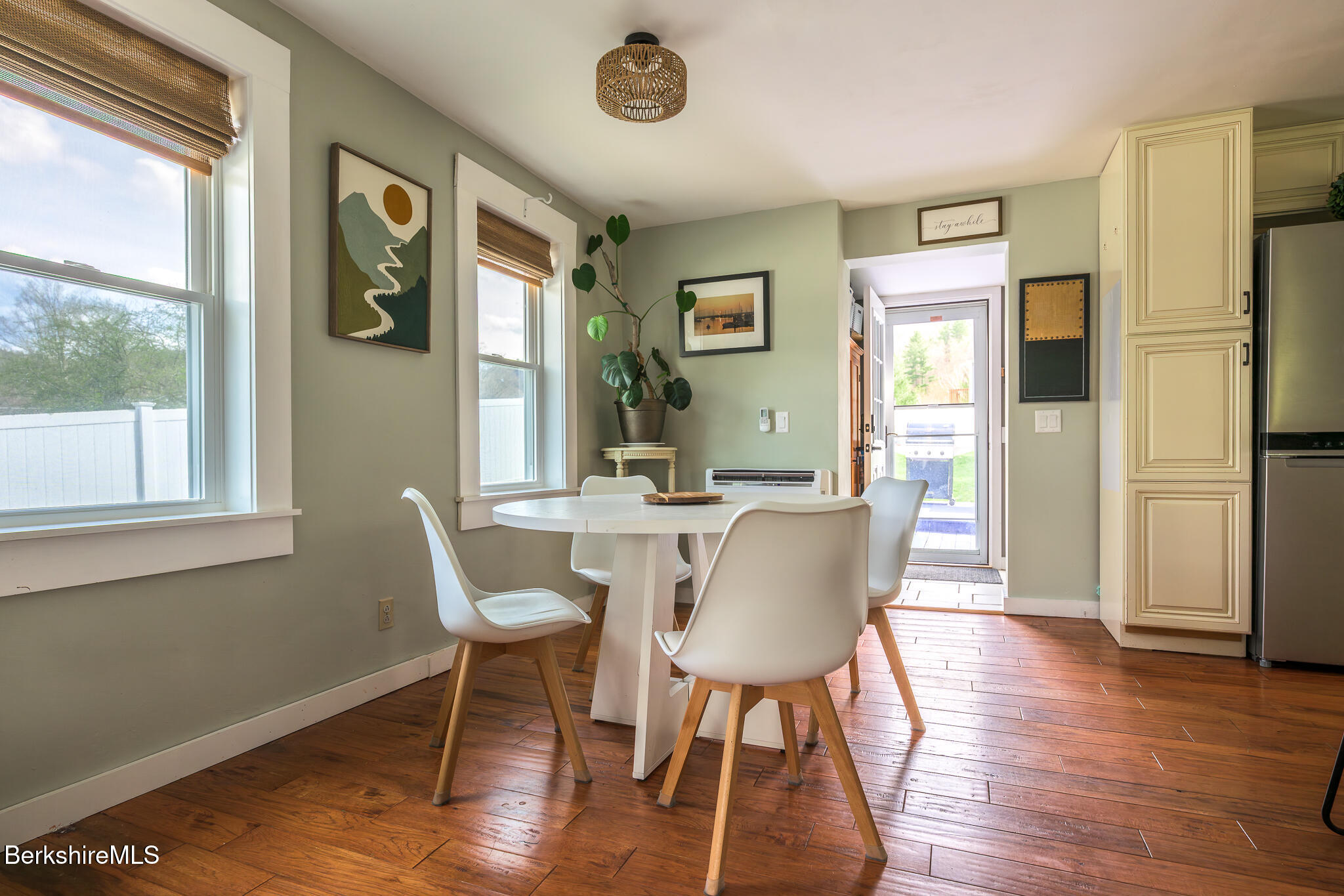 25 West Pine St