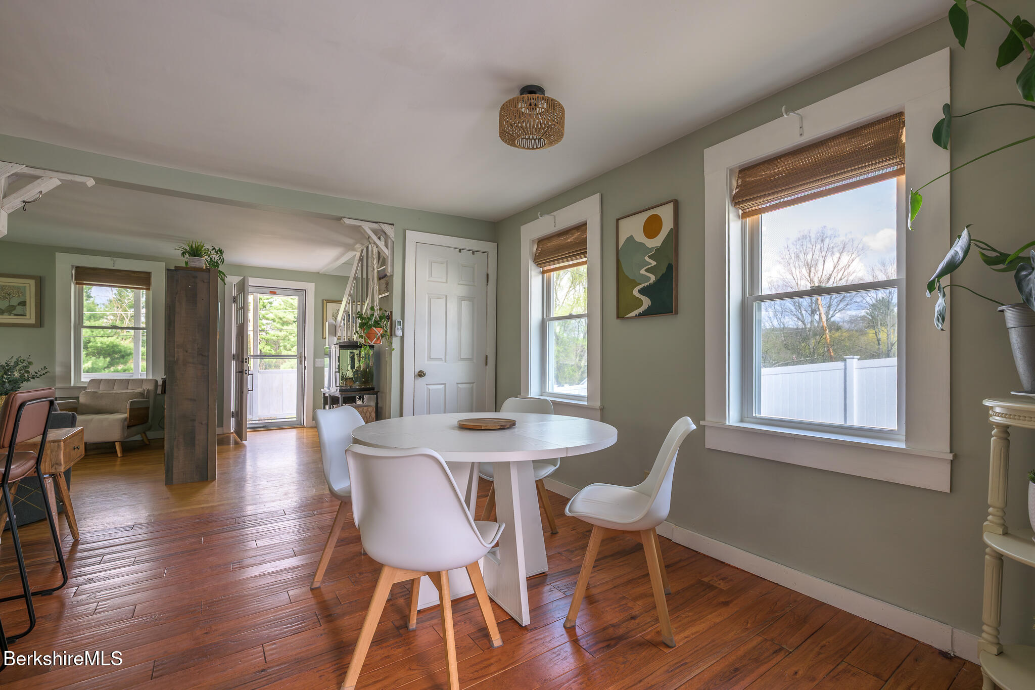 25 West Pine St
