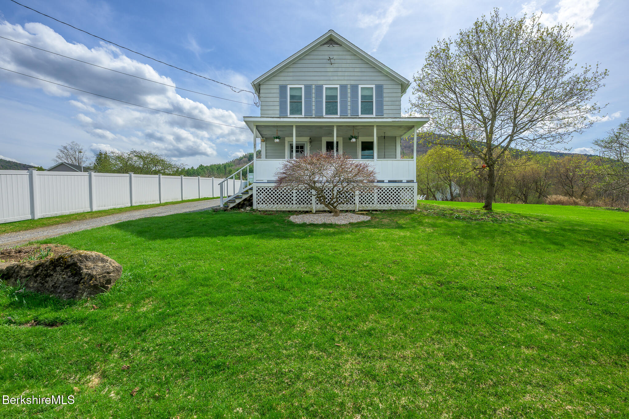 25 West Pine St