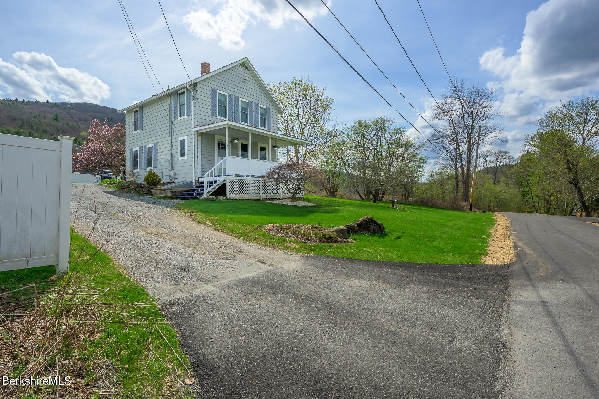 25 West Pine St