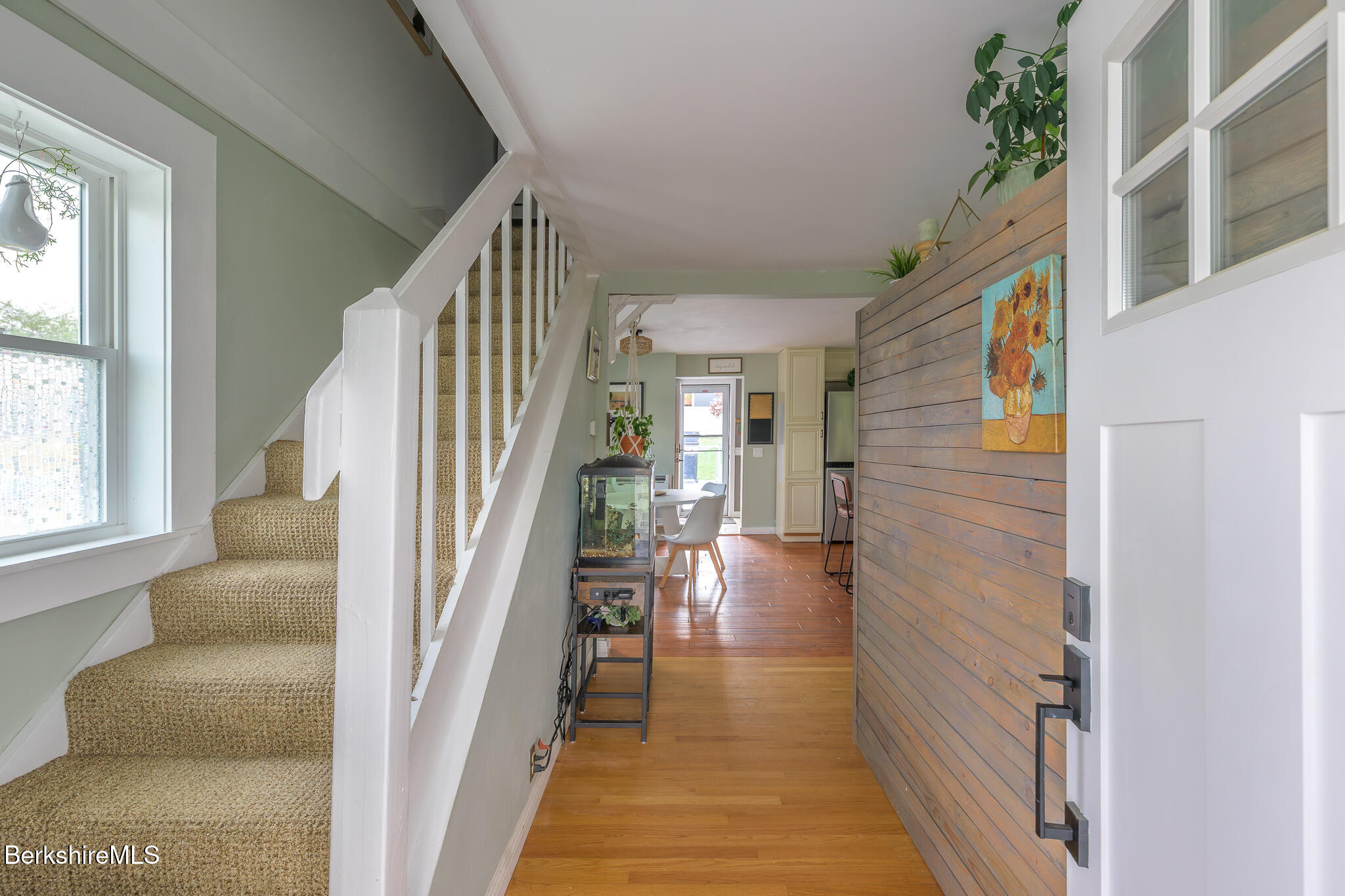 25 West Pine St