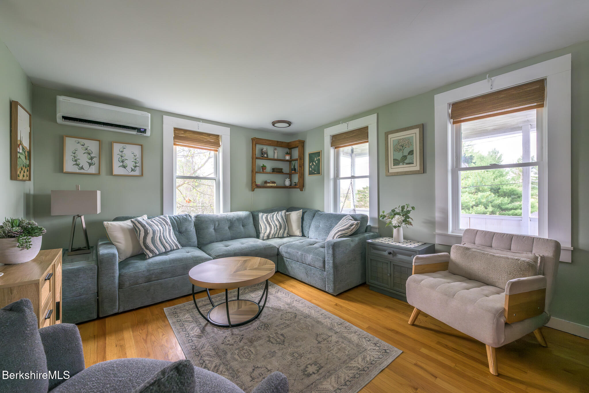 25 West Pine St