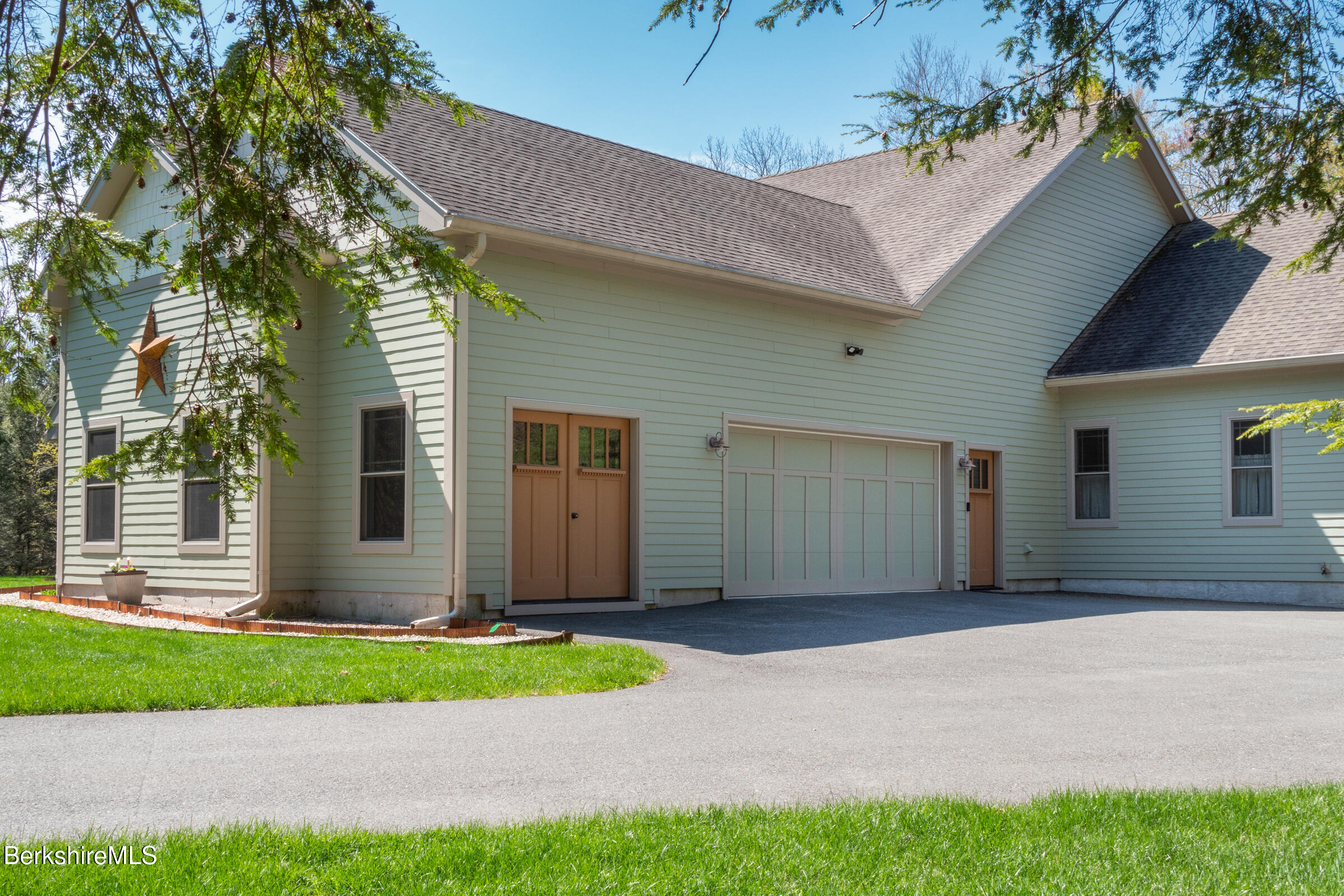 7 Perry Rd