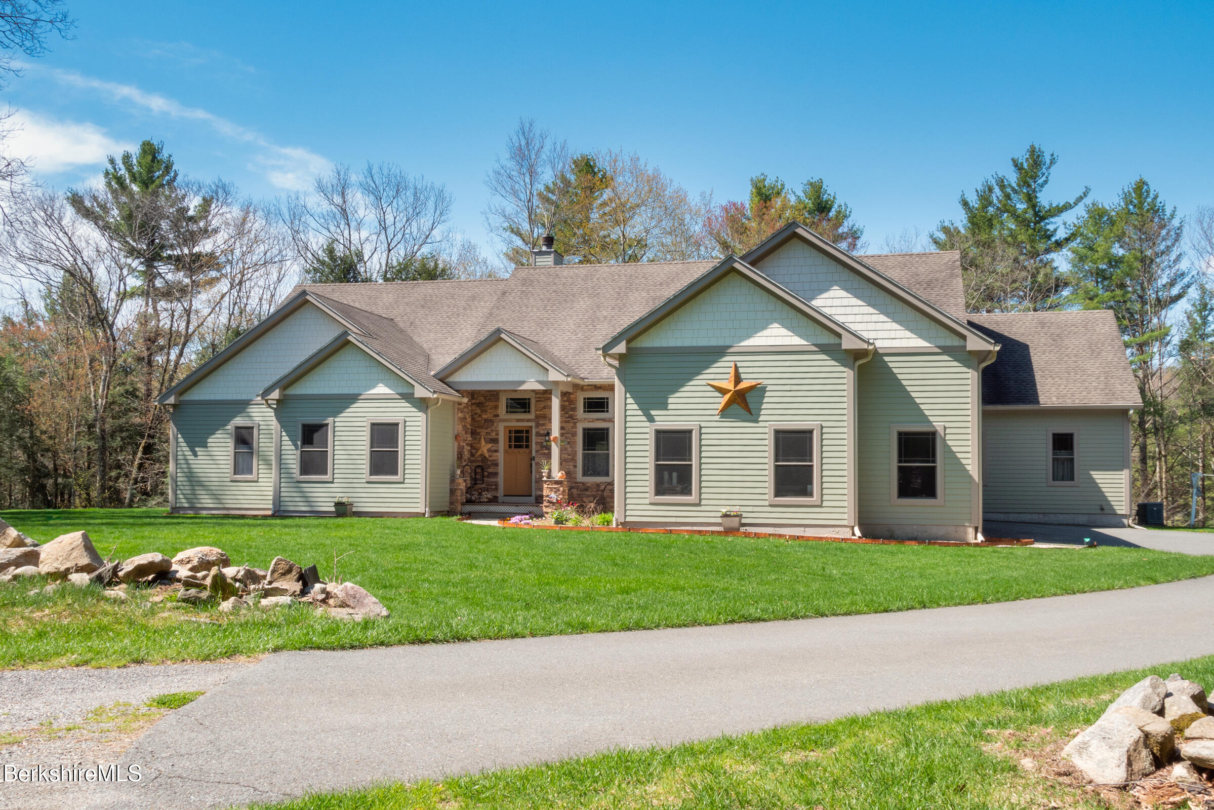 7 Perry Rd